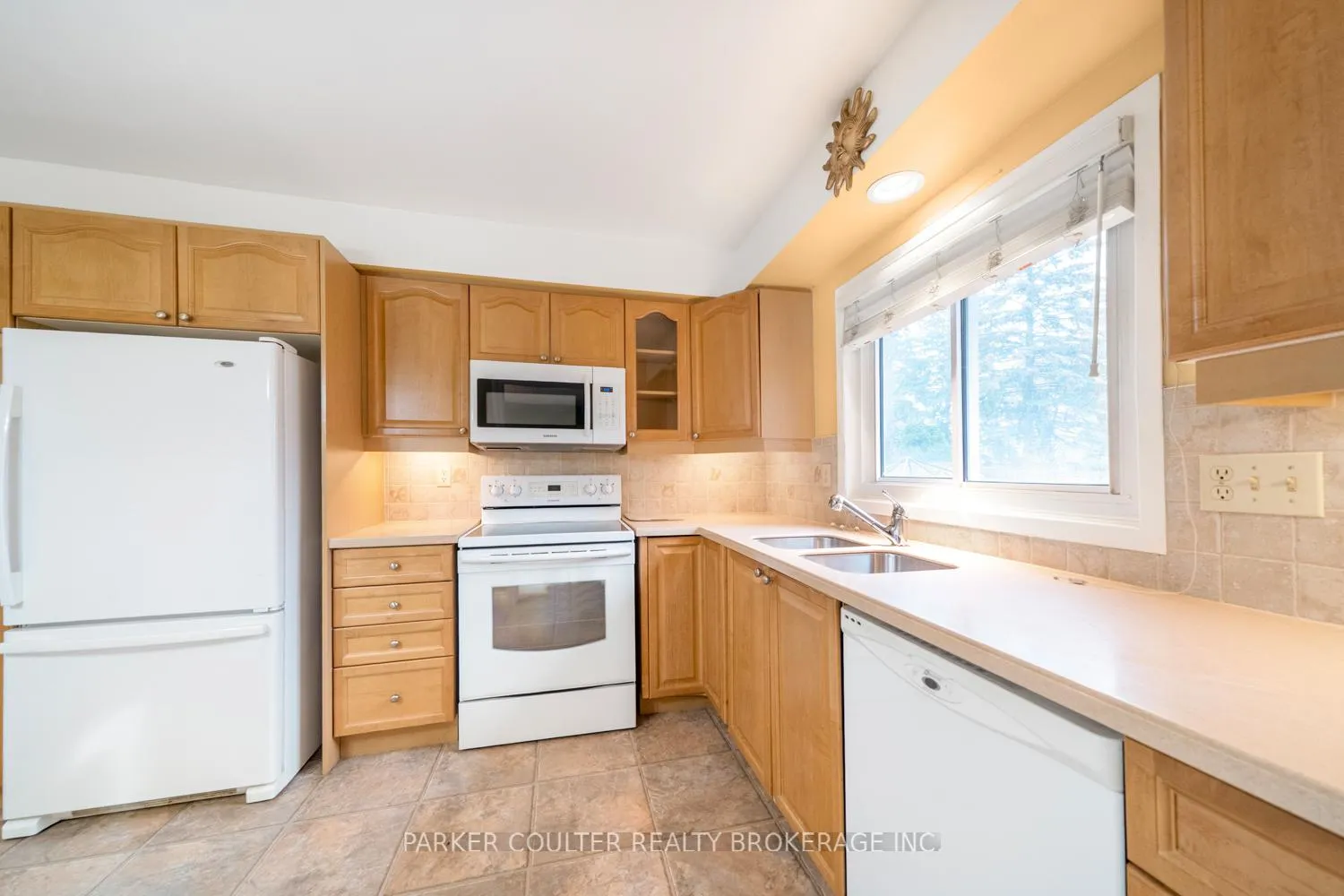 Photo 27 of 99 Marshall Street, Barrie, Allandale Heights — HOMEH