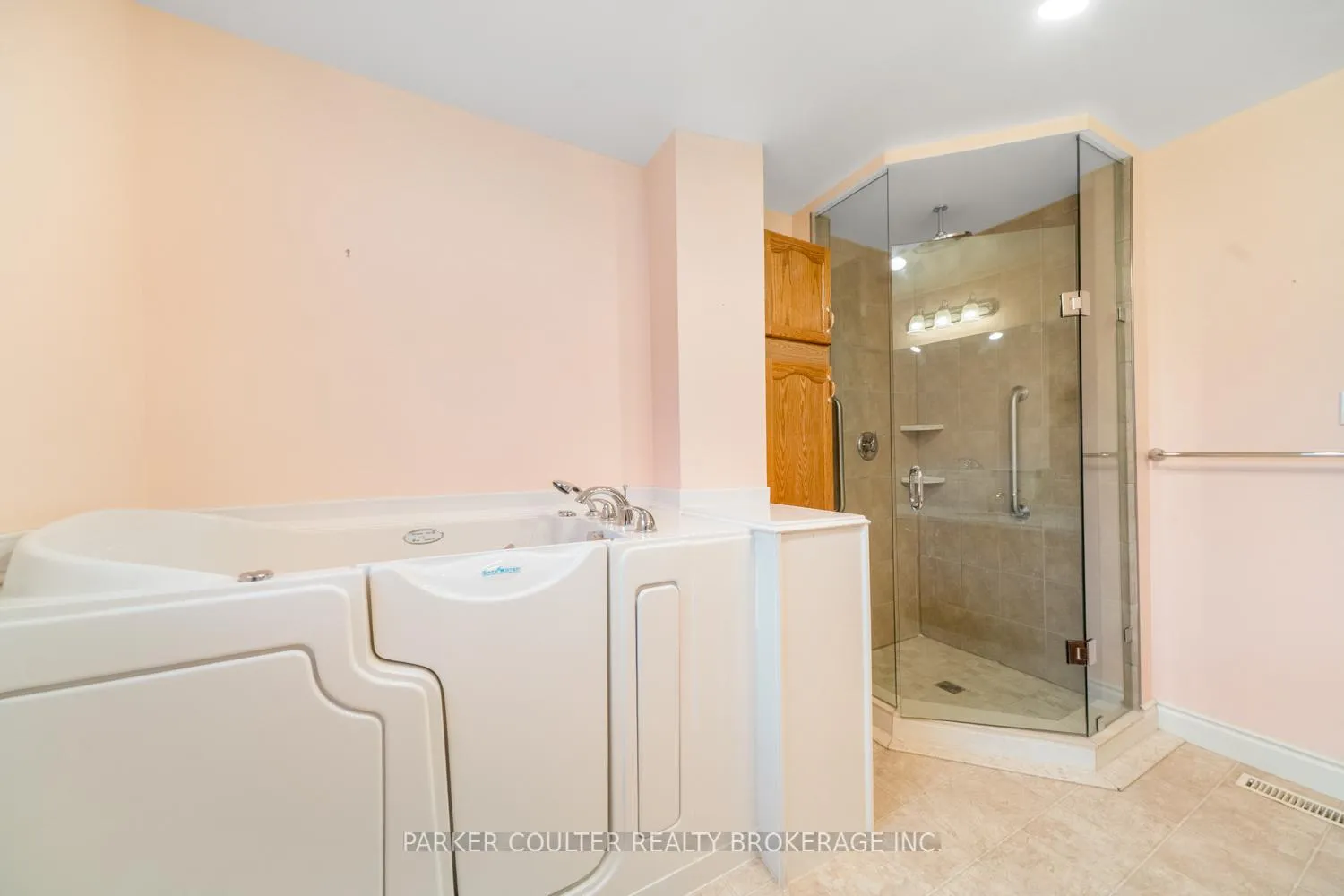 Photo 39 of 99 Marshall Street, Barrie, Allandale Heights — HOMEH