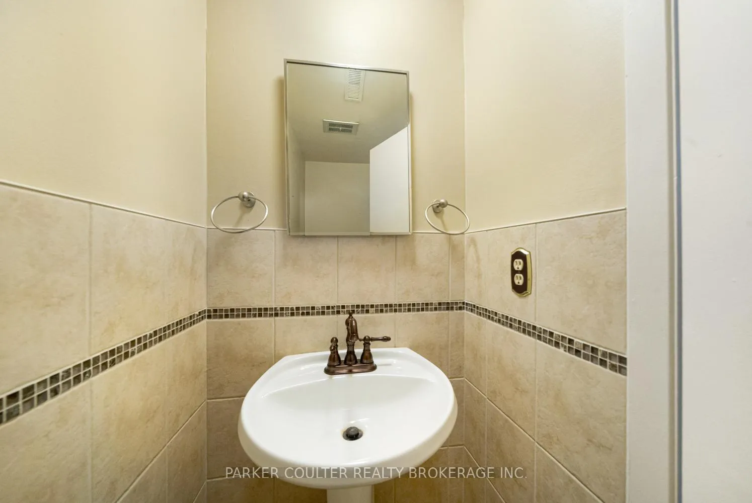 Photo 60 of 99 Marshall Street, Barrie, Allandale Heights — HOMEH