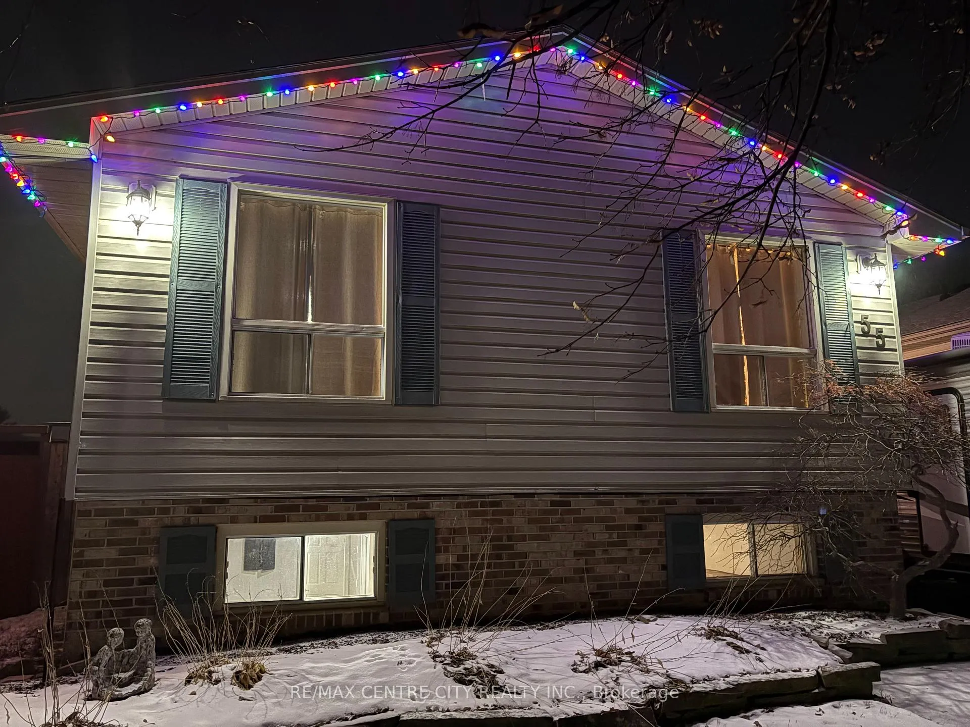 Front of 55 Melanie Drive E