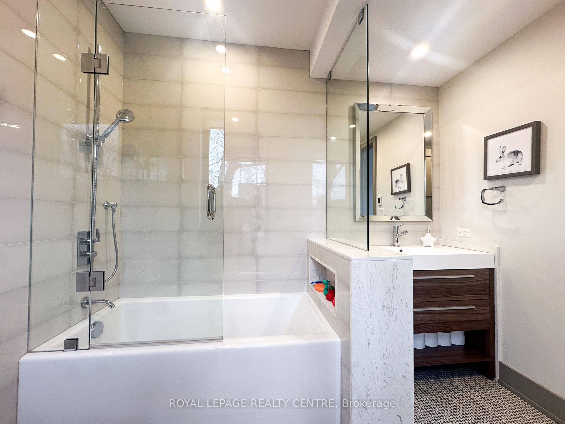 Photo 18 of 48 Concord Avenue, Toronto, Palmerston-Little Italy — HOMEH
