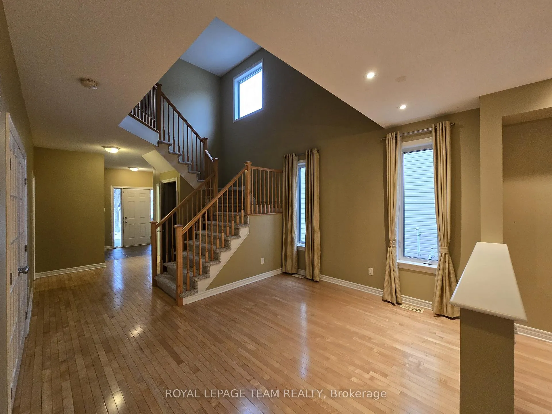 Photo 2 of 142 Hillman Marsh Way, Ottawa, Blossom Park/Kemp Park/Findlay Creek — HOMEH