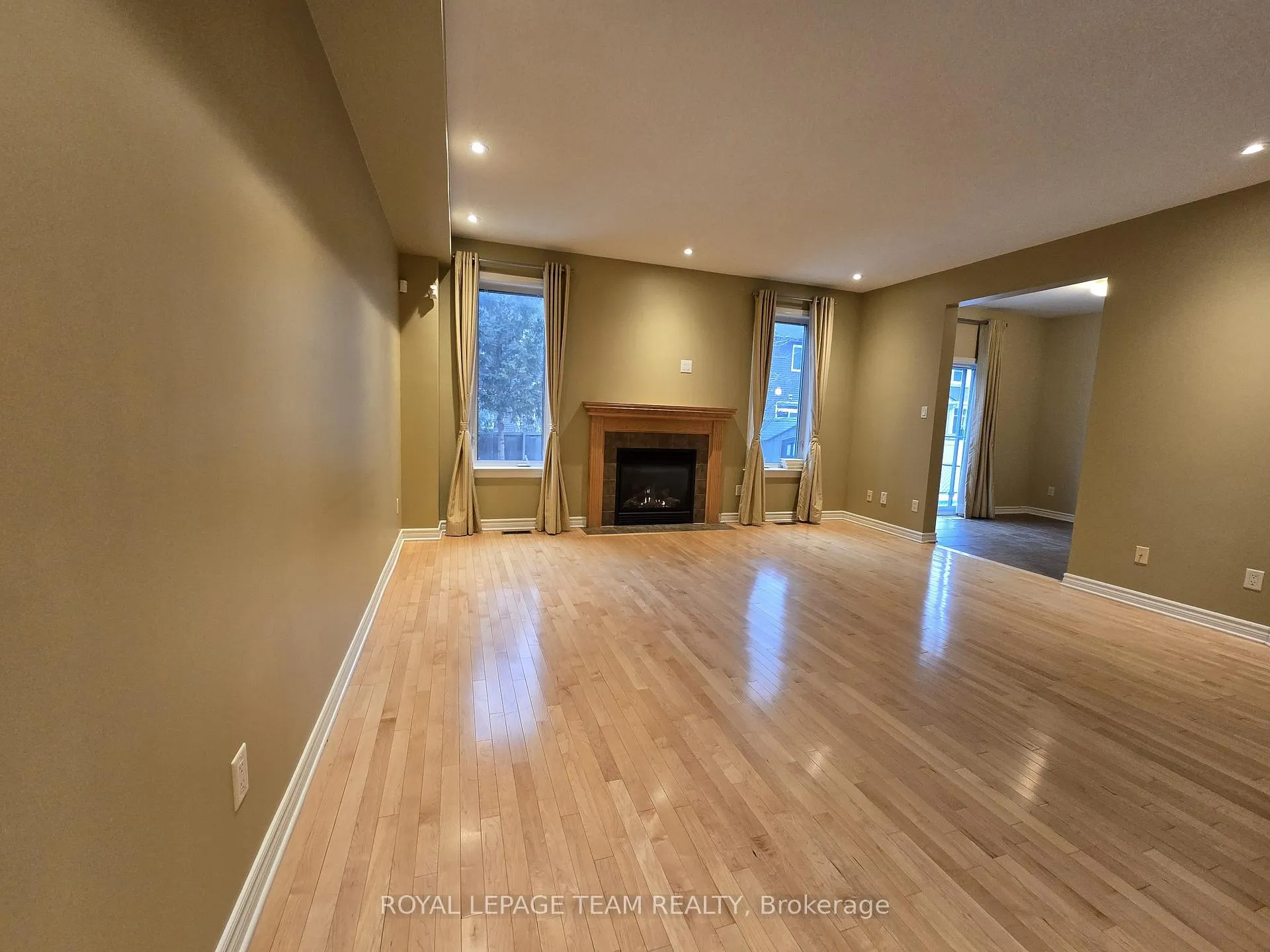 Photo 8 of 142 Hillman Marsh Way, Ottawa, Blossom Park/Kemp Park/Findlay Creek — HOMEH