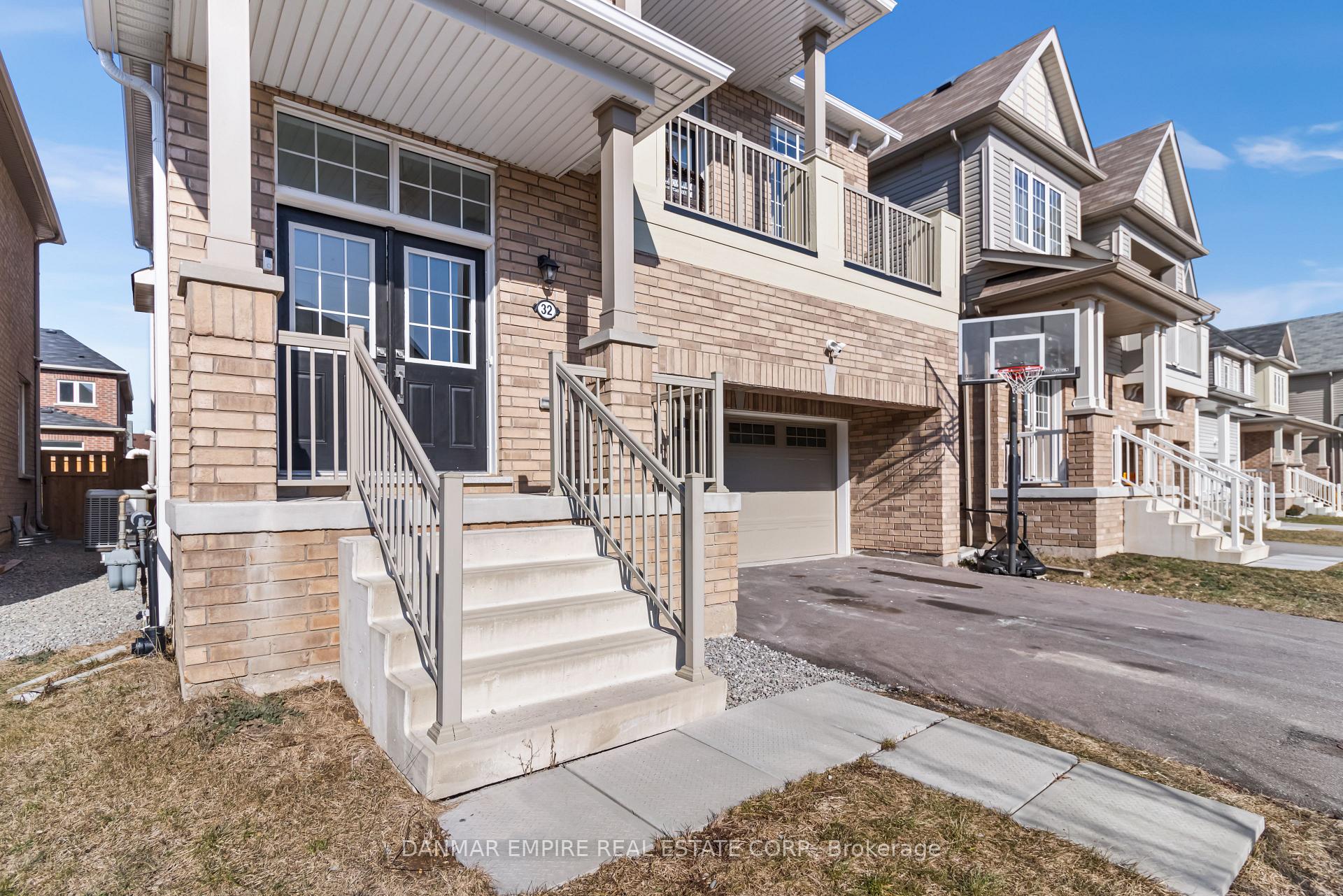 Photo 2 of 32 Doreen Drive, Thorold, Hurricane/Merrittville — HOMEH