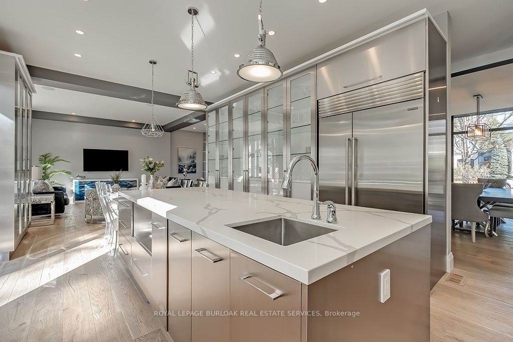 Photo 52 of 136 Avondale Court, Burlington, Shoreacres — HOMEH