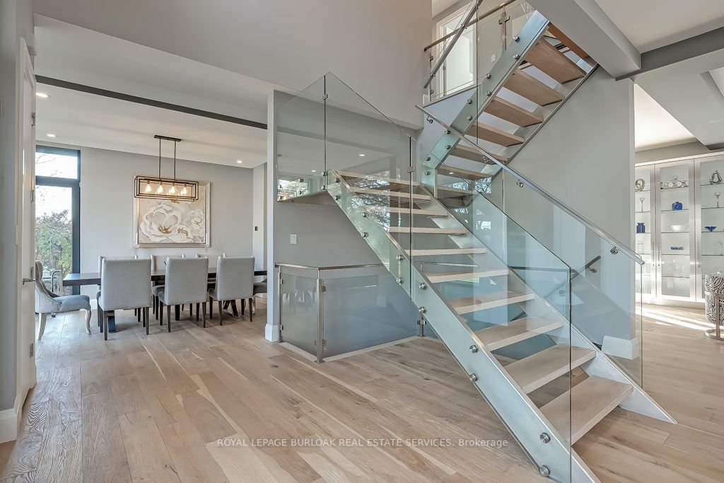 Photo 44 of 136 Avondale Court, Burlington, Shoreacres — HOMEH