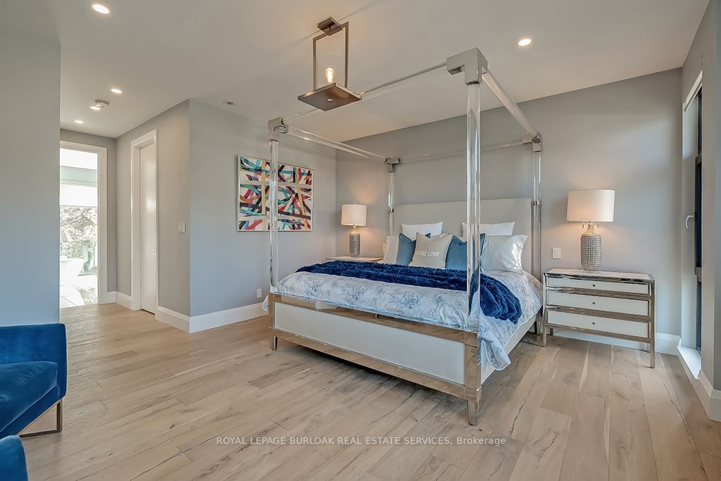 Photo 60 of 136 Avondale Court, Burlington, Shoreacres — HOMEH