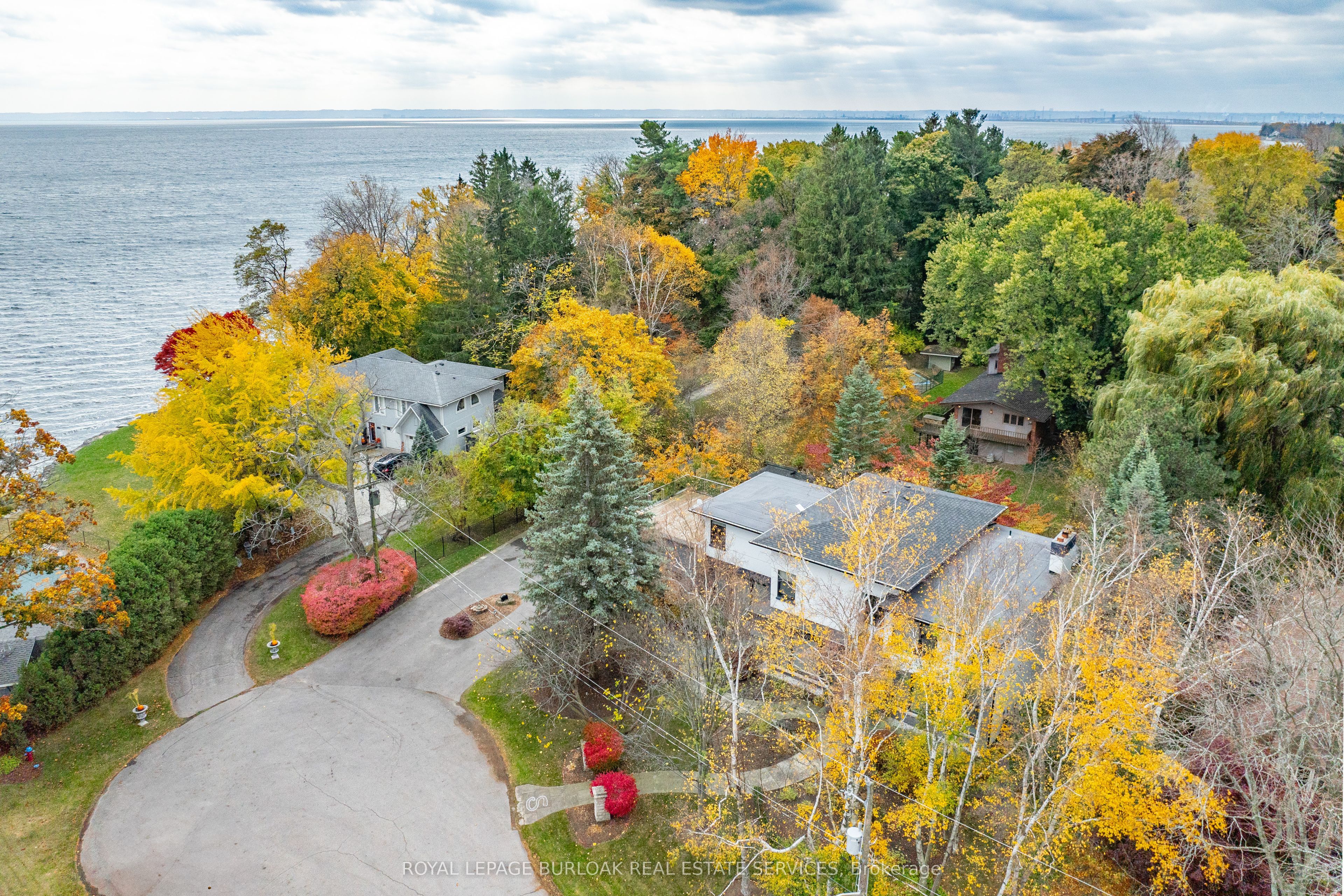 Photo 80 of 136 Avondale Court, Burlington, Shoreacres — HOMEH