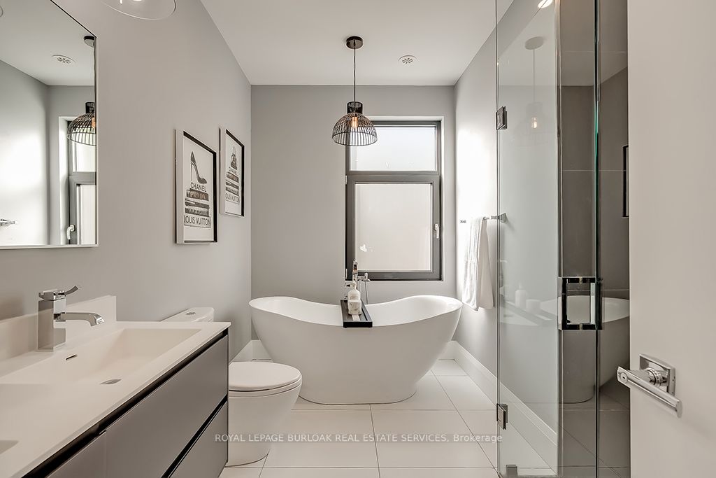 Photo 66 of 136 Avondale Court, Burlington, Shoreacres — HOMEH