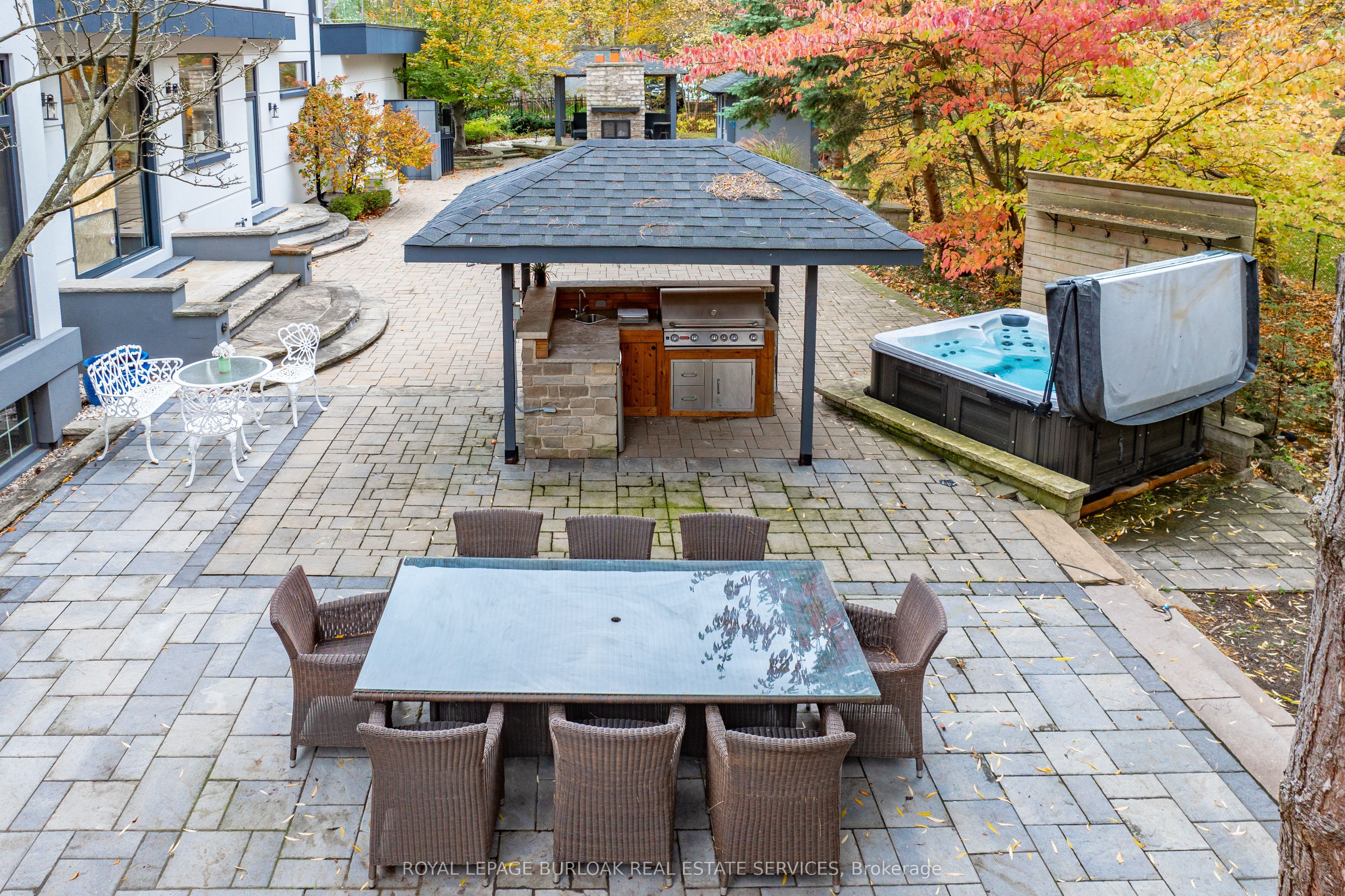 Photo 78 of 136 Avondale Court, Burlington, Shoreacres — HOMEH