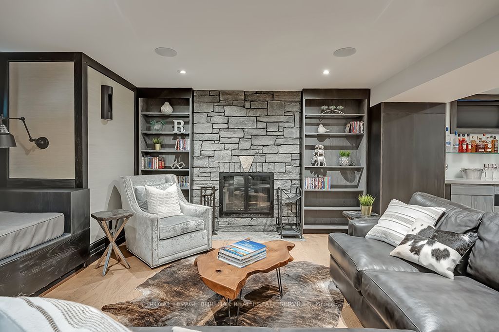 Photo 75 of 136 Avondale Court, Burlington, Shoreacres — HOMEH