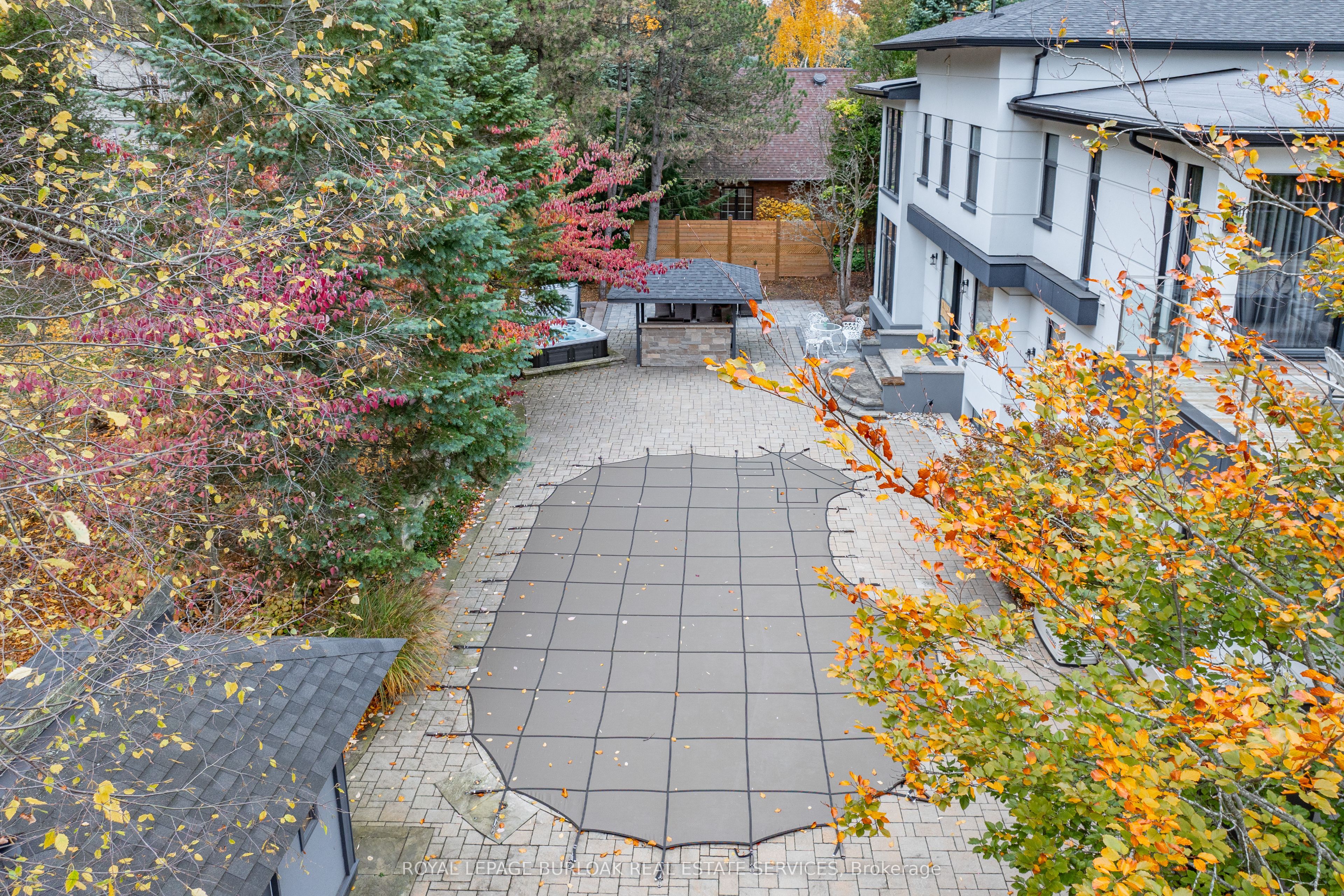 Photo 79 of 136 Avondale Court, Burlington, Shoreacres — HOMEH