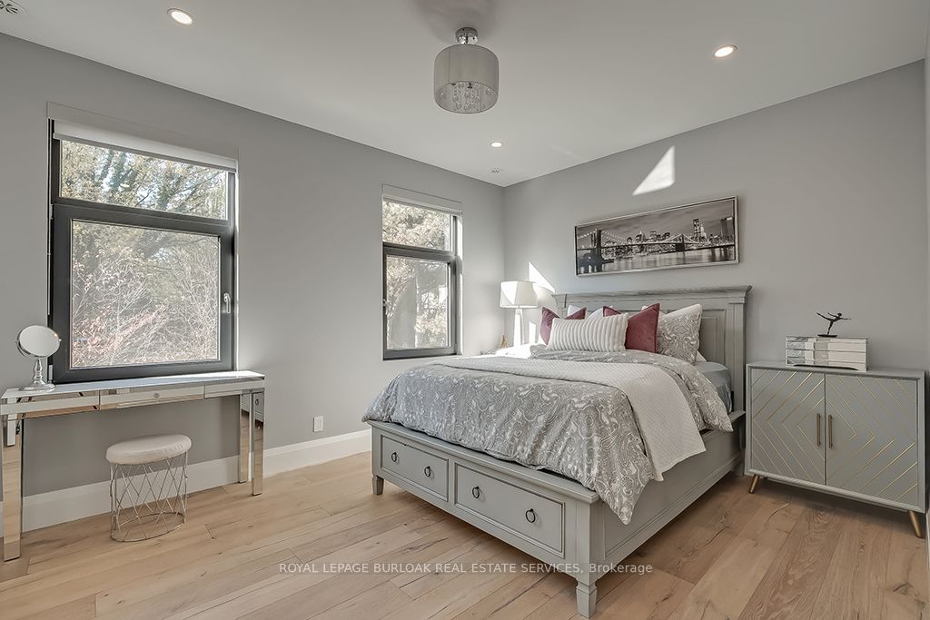 Photo 64 of 136 Avondale Court, Burlington, Shoreacres — HOMEH