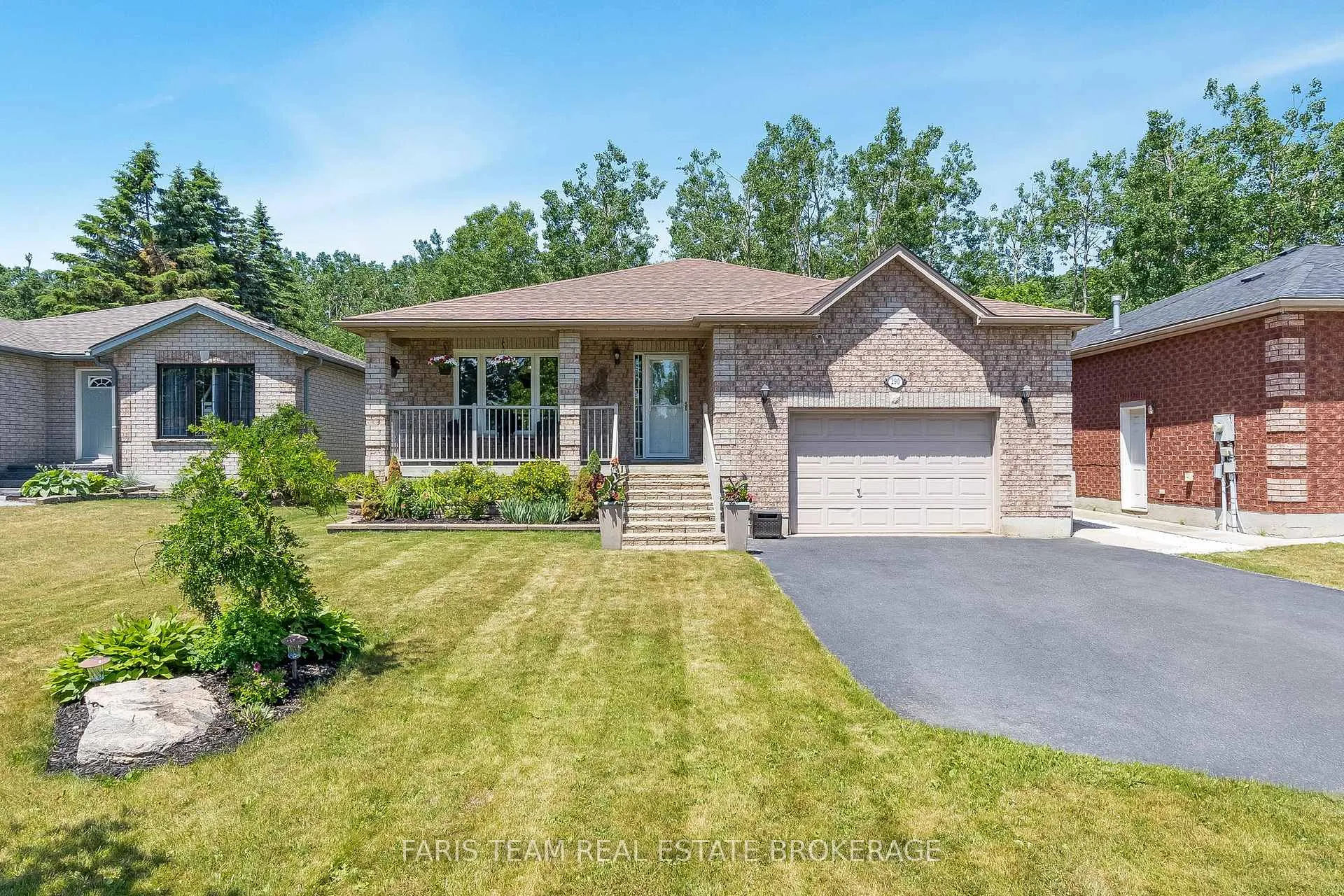Photo 10 of 290 Edgehill Drive, Barrie, Sandy Hollow — HOMEH