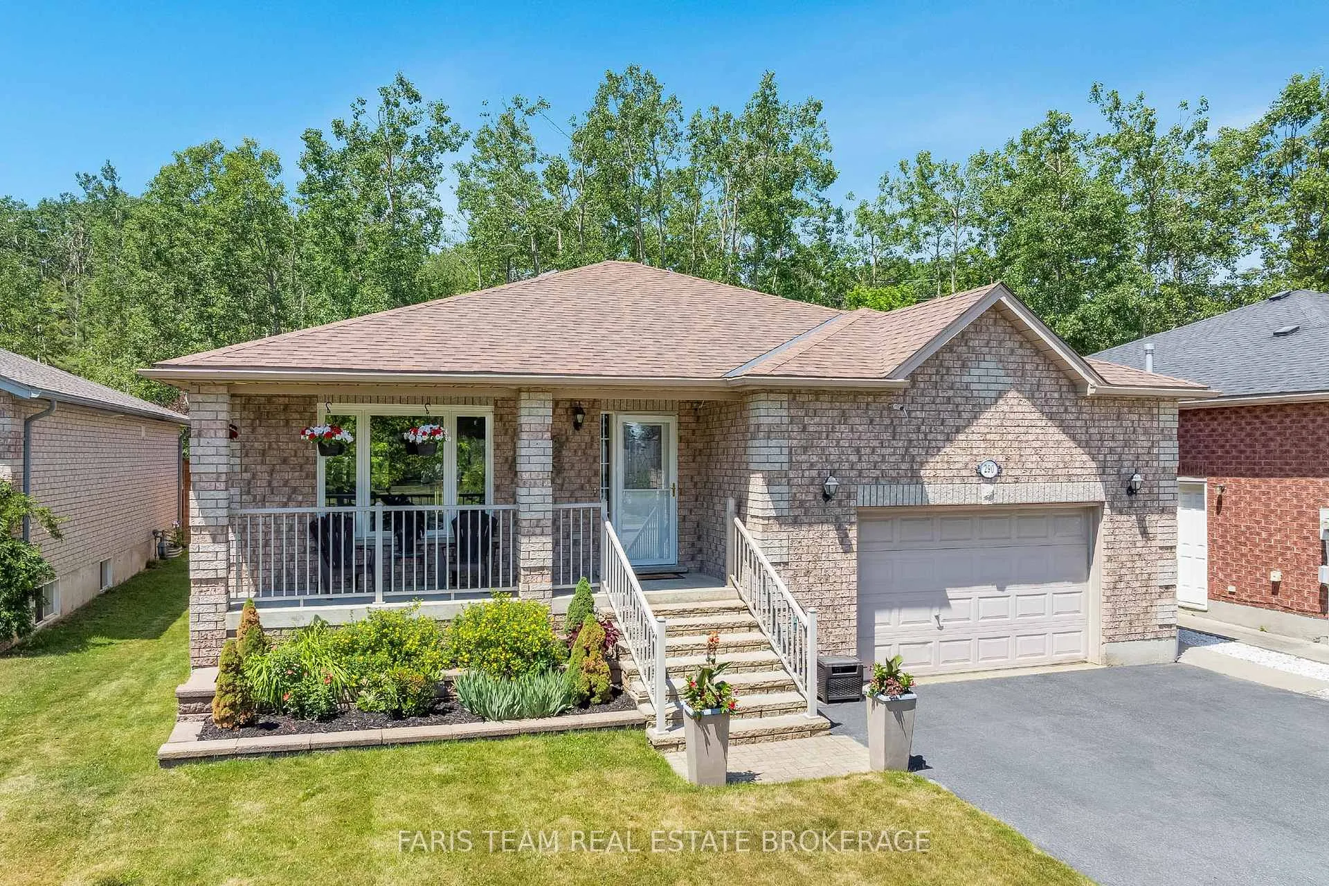 Photo 12 of 290 Edgehill Drive, Barrie, Sandy Hollow — HOMEH