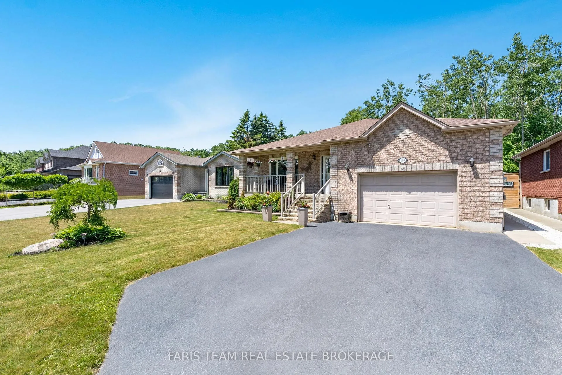 Photo 21 of 290 Edgehill Drive, Barrie, Sandy Hollow — HOMEH