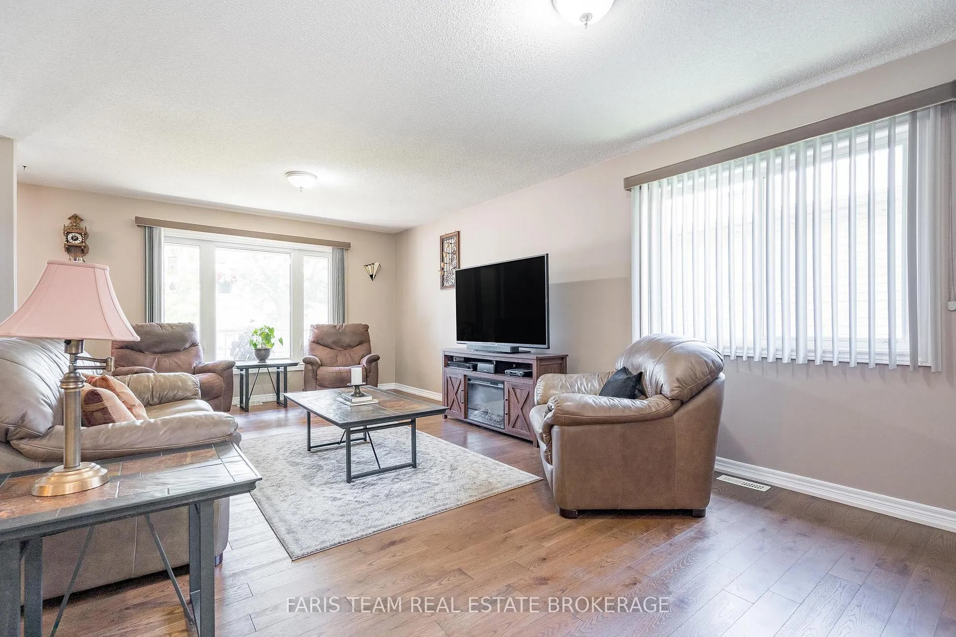 Photo 55 of 290 Edgehill Drive, Barrie, Sandy Hollow — HOMEH
