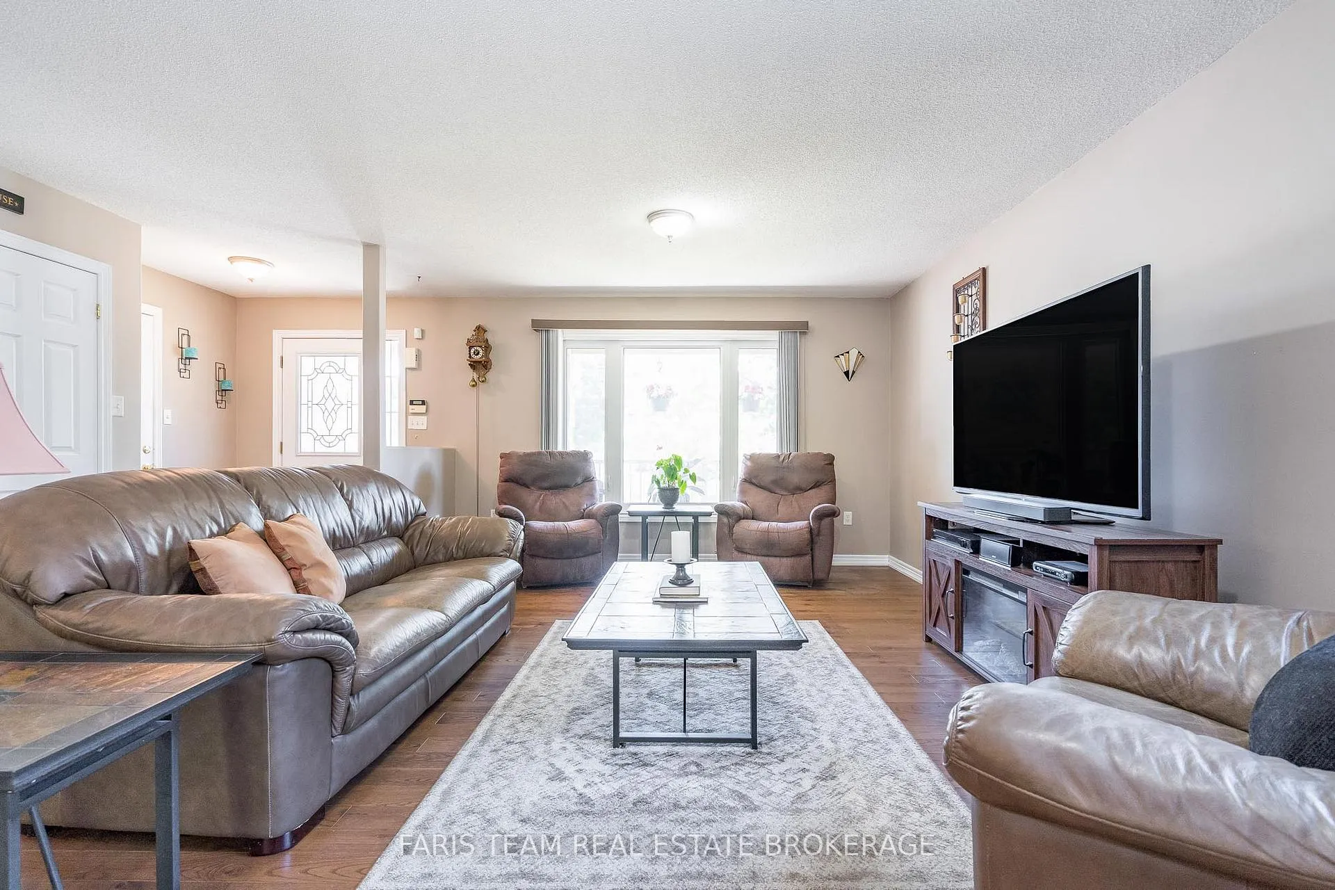 Photo 56 of 290 Edgehill Drive, Barrie, Sandy Hollow — HOMEH