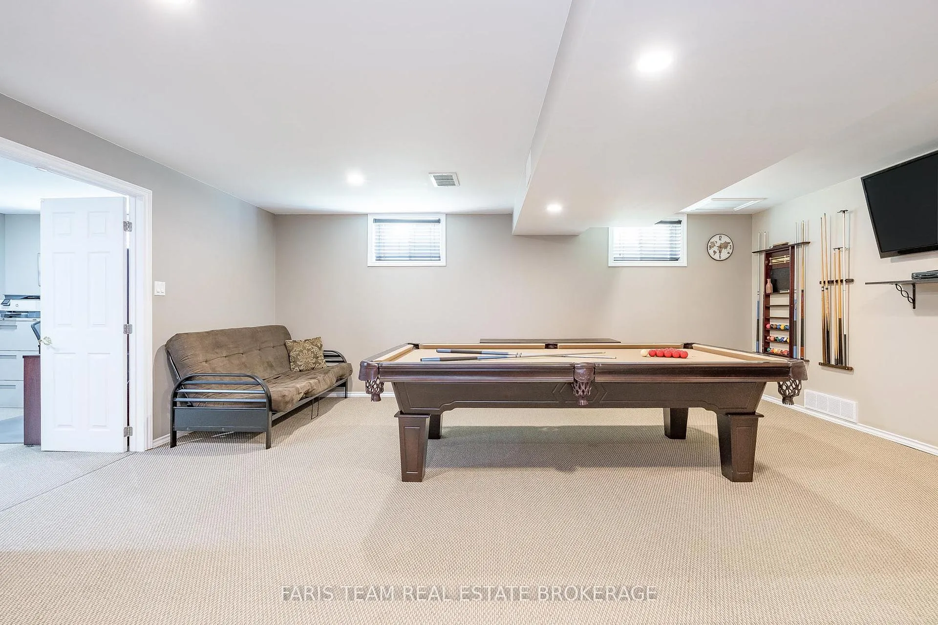 Photo 99 of 290 Edgehill Drive, Barrie, Sandy Hollow — HOMEH