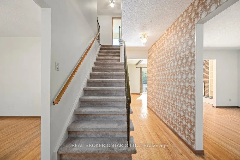 Photo 45 of 60 Westpark Drive, Ottawa, Blackburn Hamlet — HOMEH