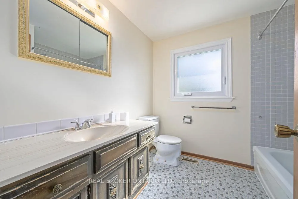 Photo 218 of 60 Westpark Drive, Ottawa, Blackburn Hamlet — HOMEH