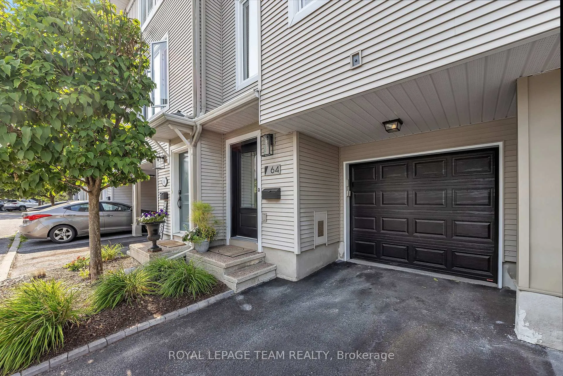 Photo 11 of 64 Songbird Private, Ottawa, Westcliffe Estates — HOMEH