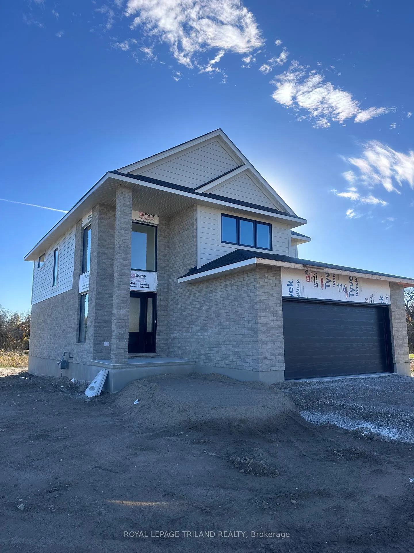 Front of 116 Aspen Parkway