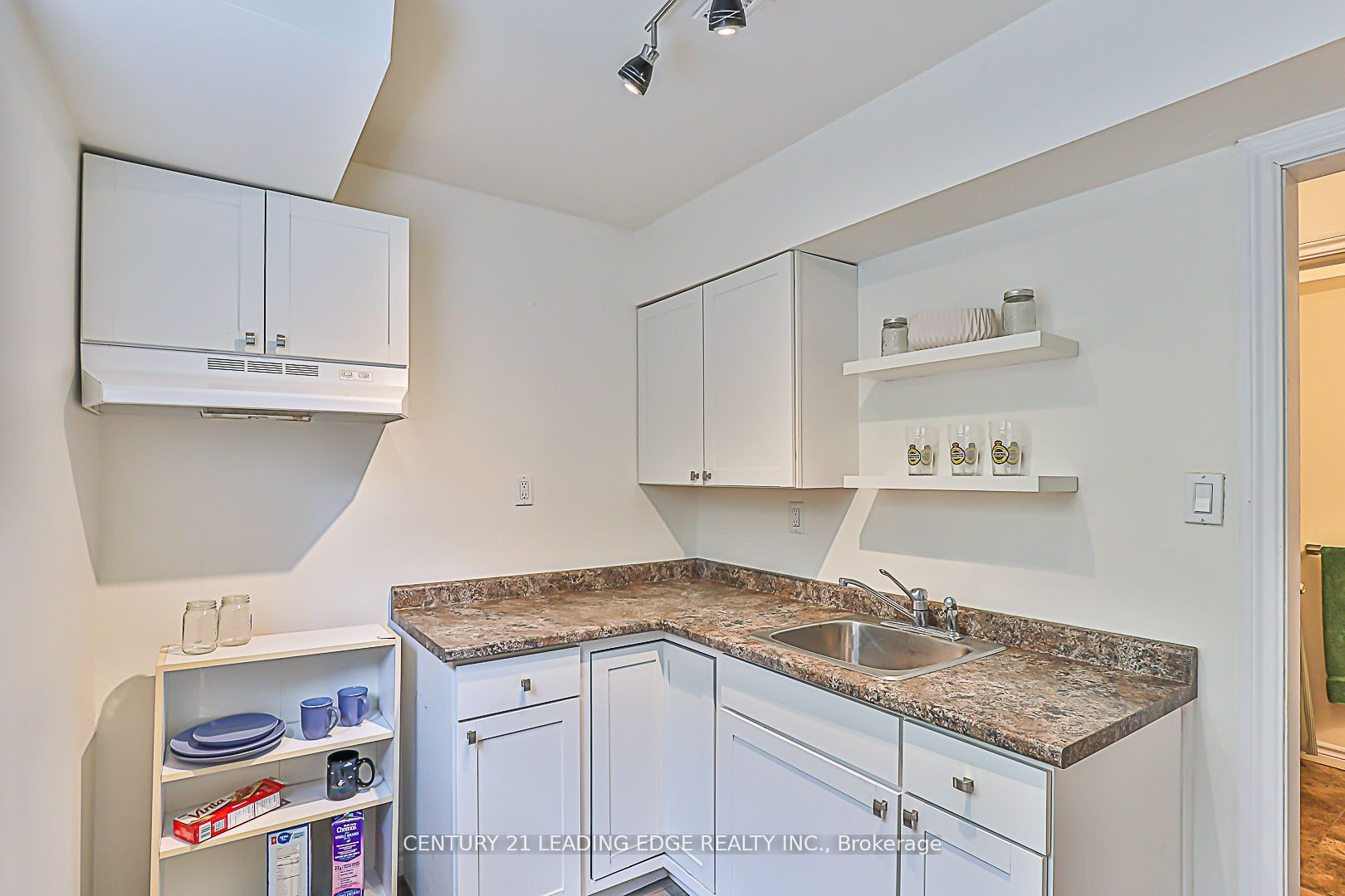 Photo 43 of 1422 Outlet Drive, Oshawa, Lakeview — HOMEH