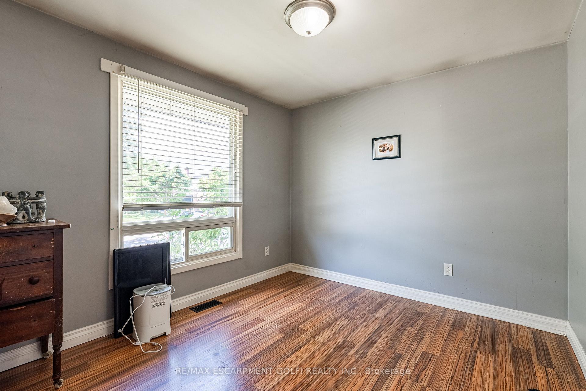 Photo 8 of 13 Keefer Road, Thorold, Confederation Heights — HOMEH