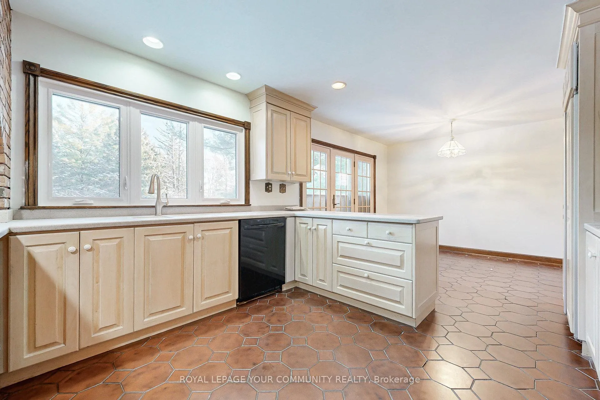 Photo 67 of 231 Ridge Road, Aurora, Aurora Estates — HOMEH