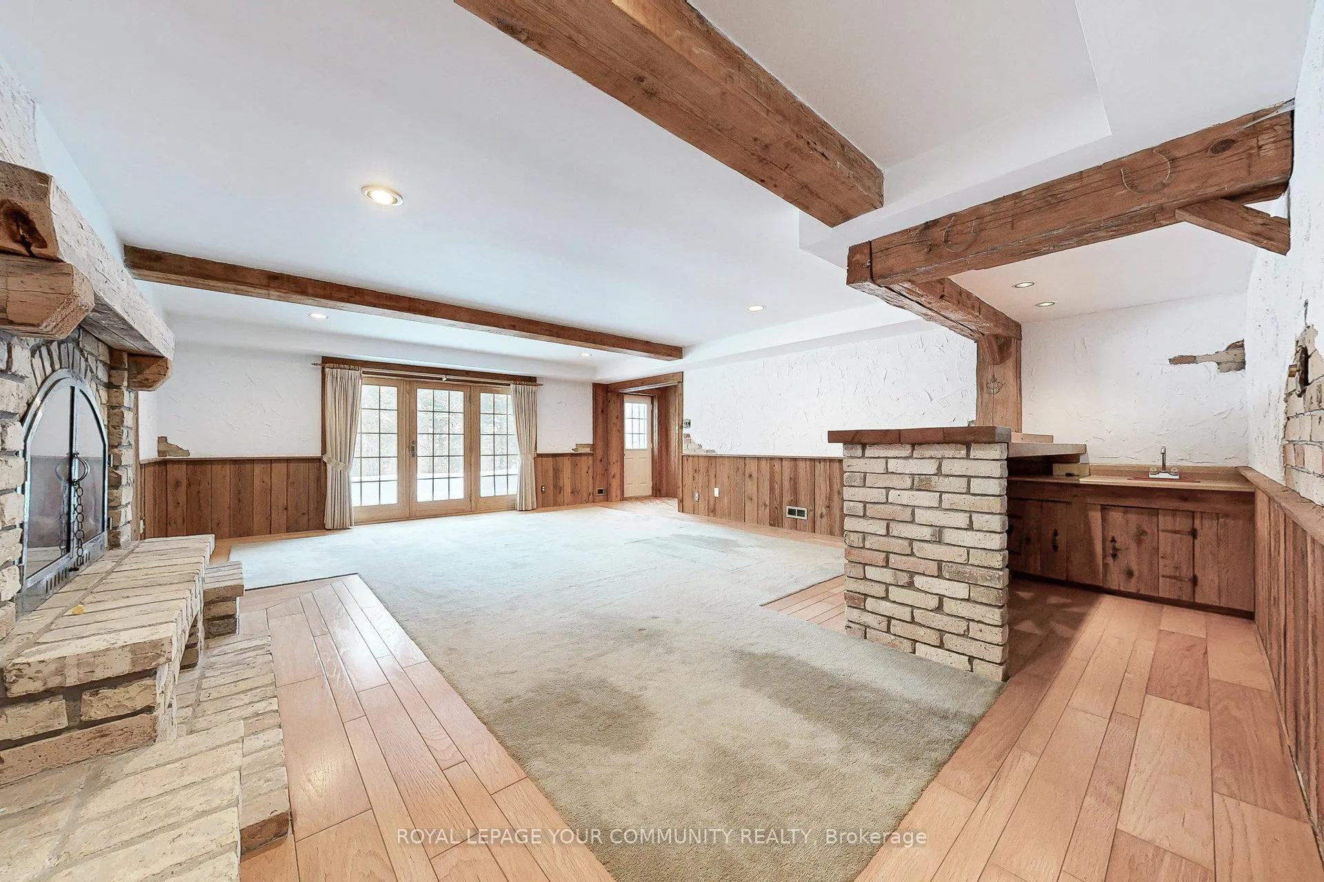 Photo 216 of 231 Ridge Road, Aurora, Aurora Estates — HOMEH