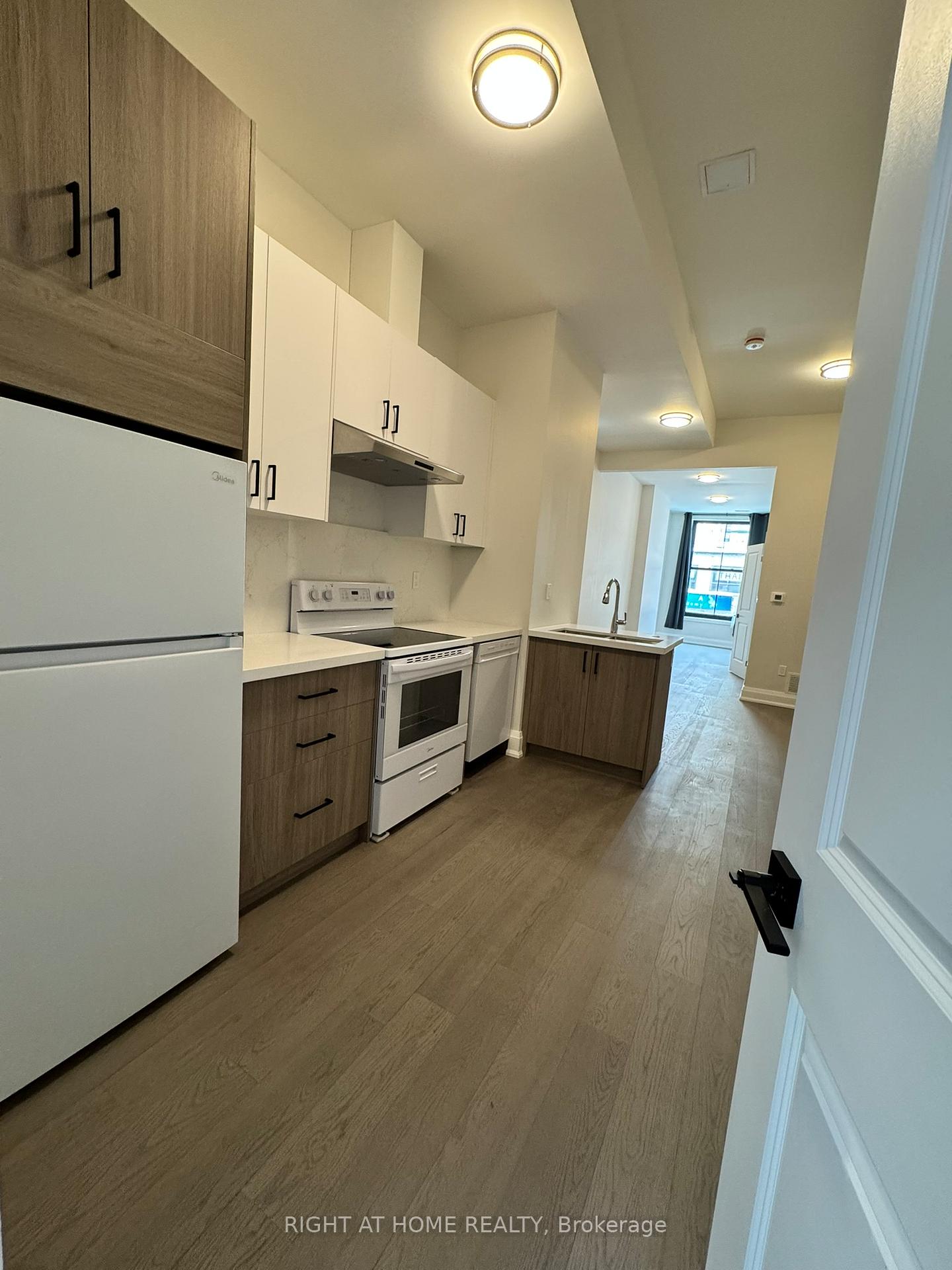 Photo 3 of Unit Lower, 592 Yonge Street, Toronto, Bay Street Corridor — HOMEH