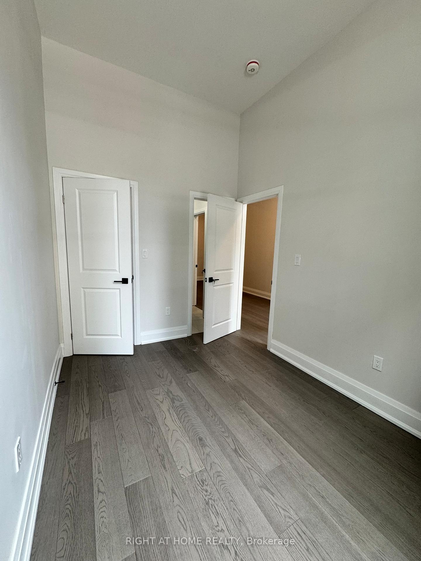 Photo 10 of Unit Lower, 592 Yonge Street, Toronto, Bay Street Corridor — HOMEH