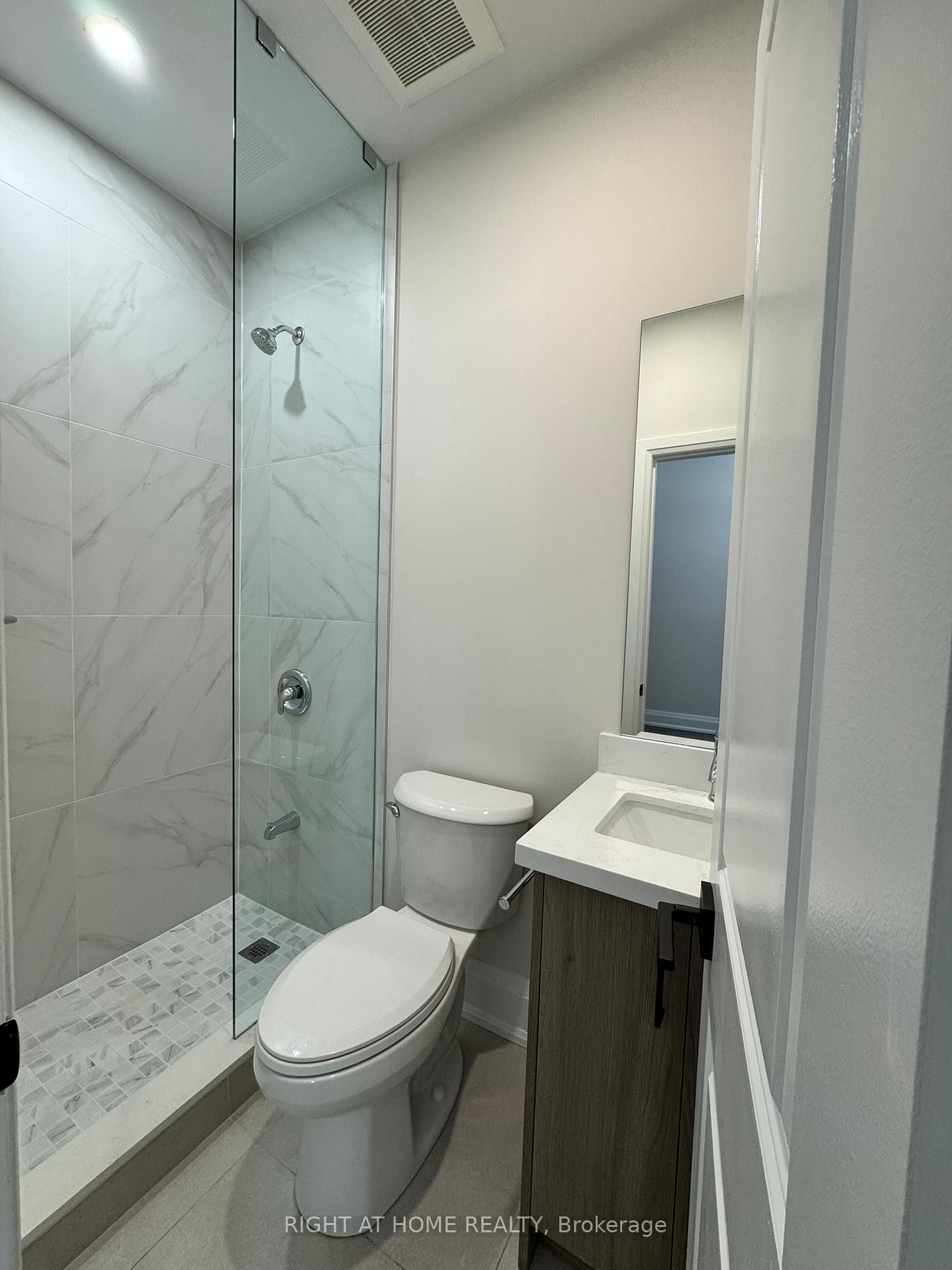 Photo 12 of Unit Lower, 592 Yonge Street, Toronto, Bay Street Corridor — HOMEH