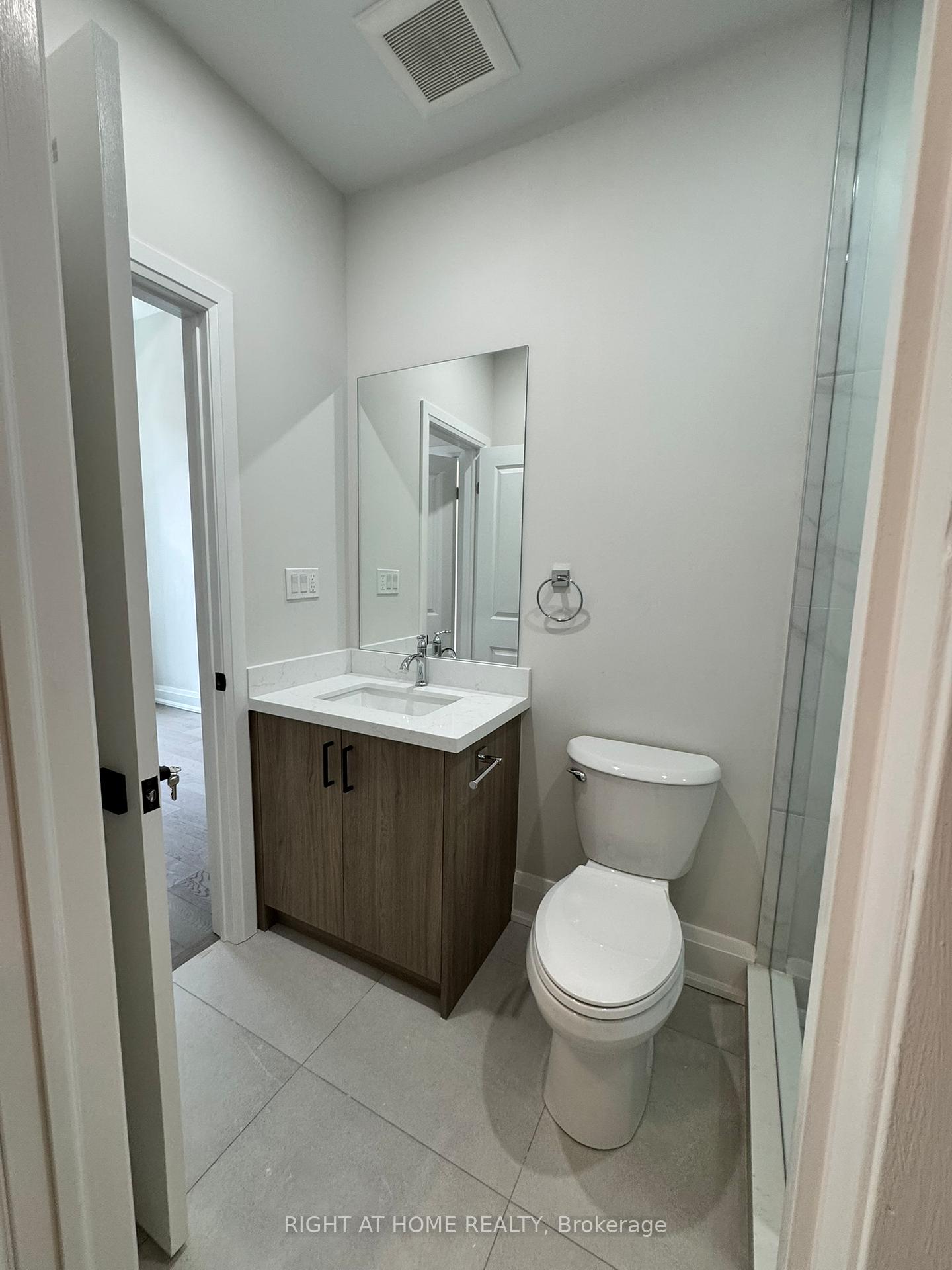 Photo 17 of Unit Lower, 592 Yonge Street, Toronto, Bay Street Corridor — HOMEH