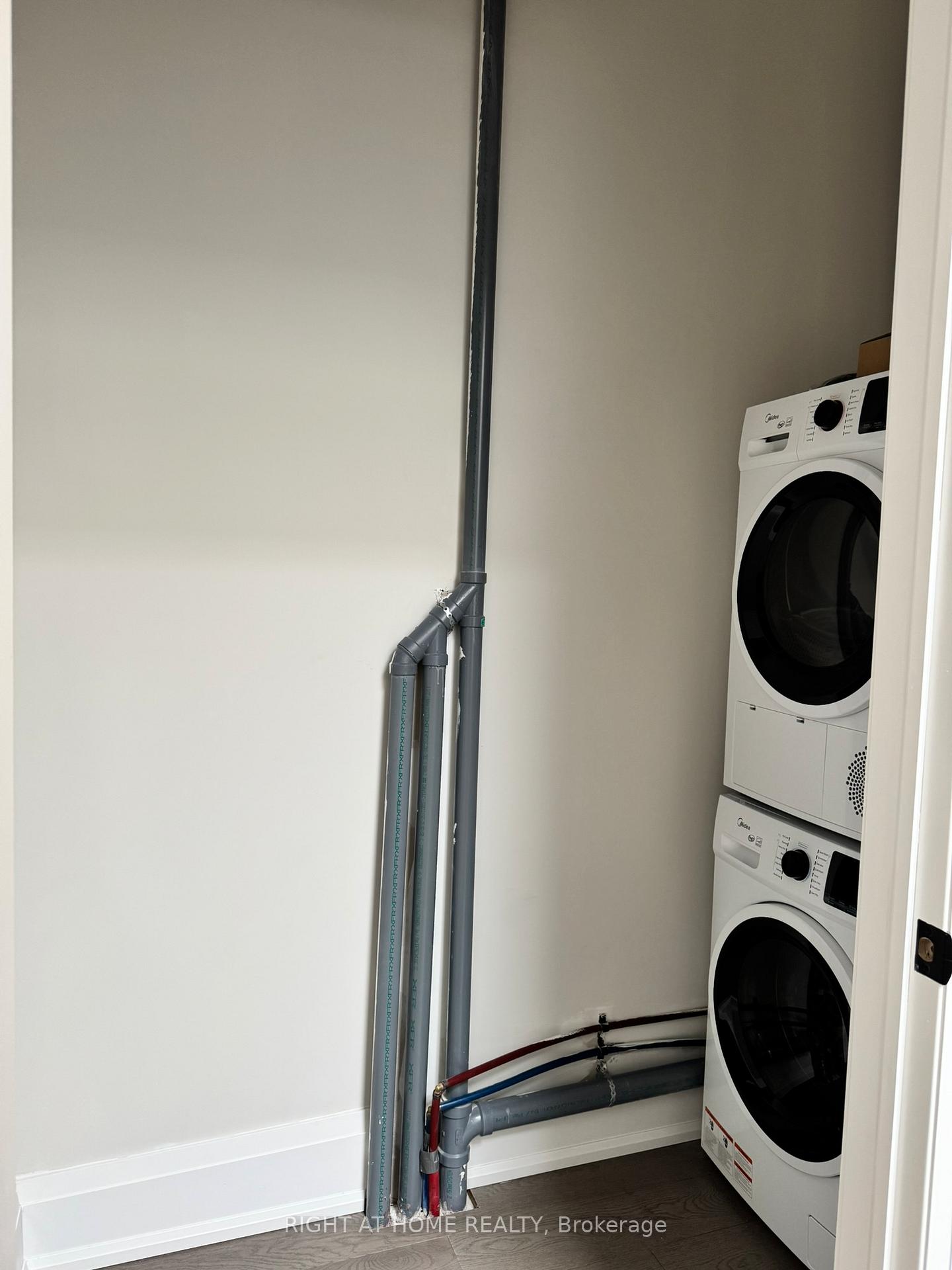 Photo 18 of Unit Lower, 592 Yonge Street, Toronto, Bay Street Corridor — HOMEH