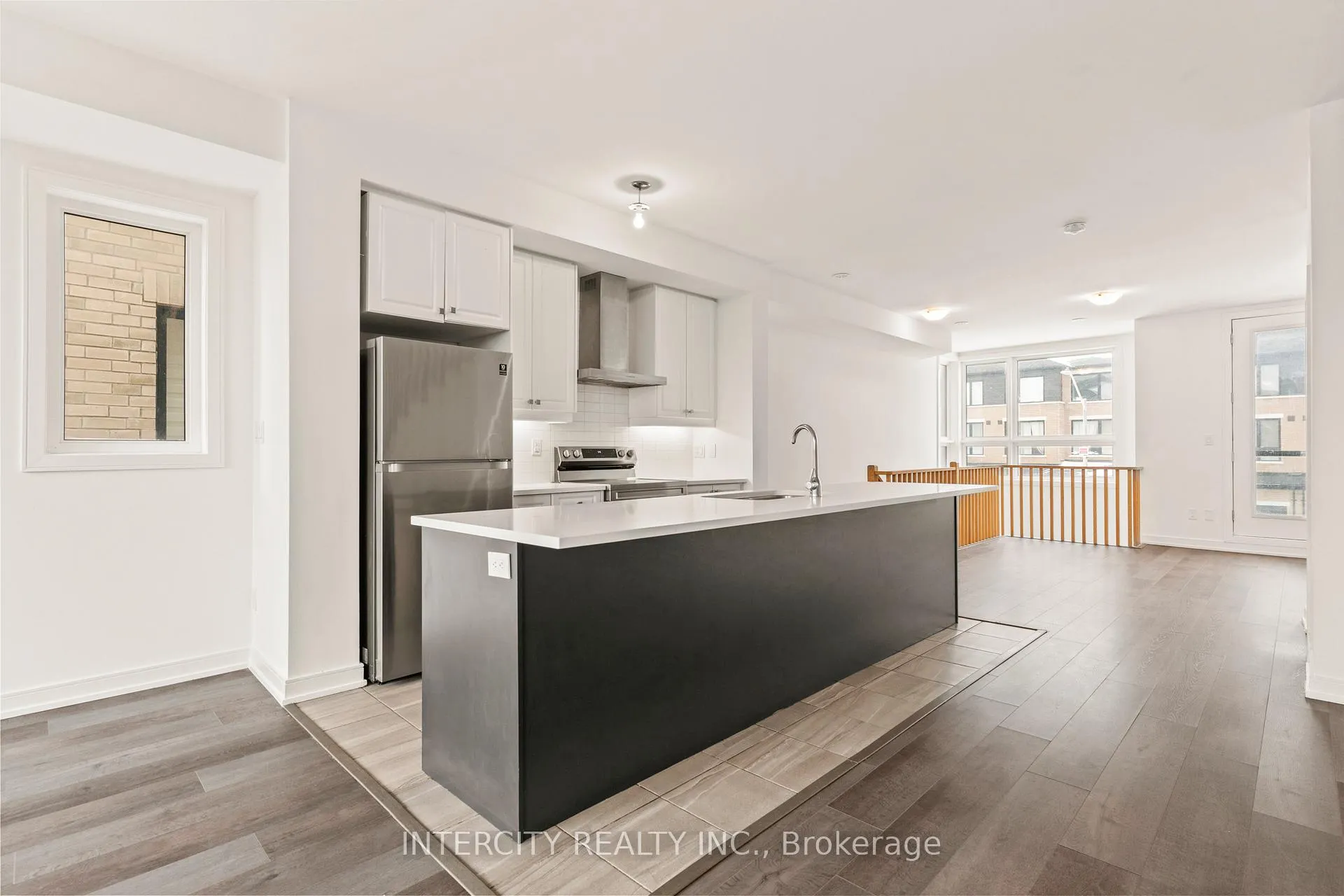Photo 29 of 14 Blue Forest Crescent, Barrie, Innis-Shore — HOMEH