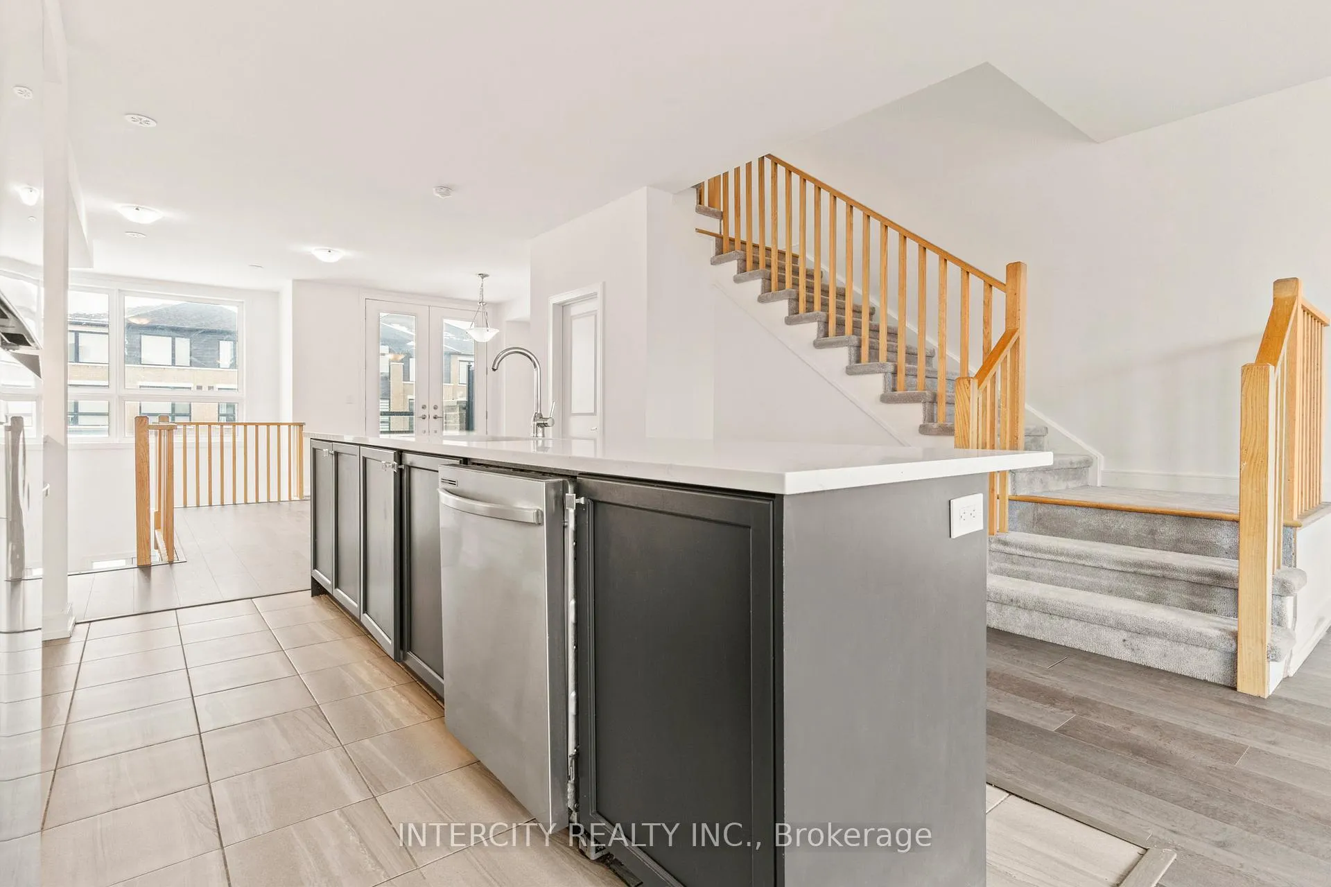 Photo 47 of 14 Blue Forest Crescent, Barrie, Innis-Shore — HOMEH