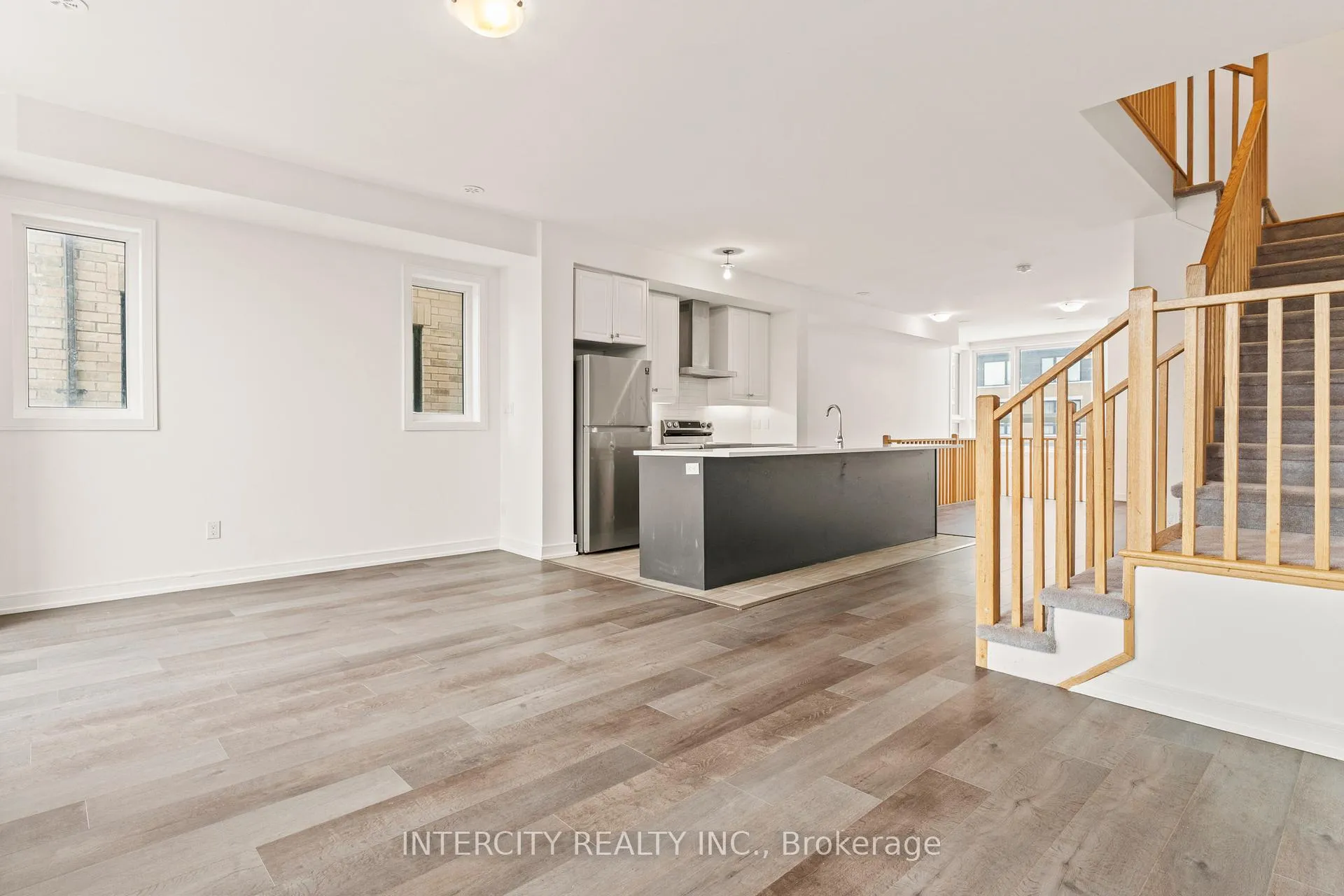 Photo 86 of 14 Blue Forest Crescent, Barrie, Innis-Shore — HOMEH