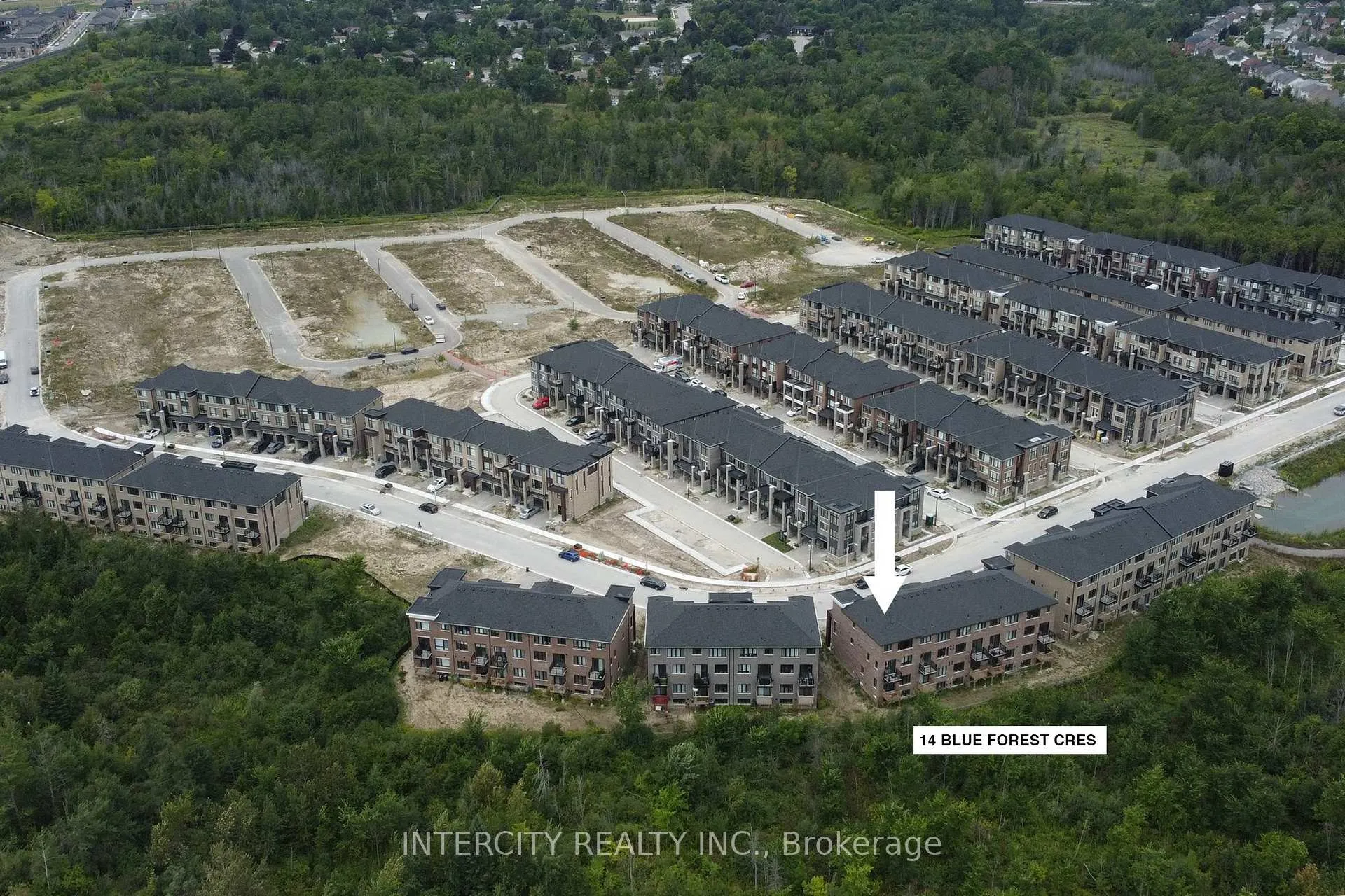 Photo 202 of 14 Blue Forest Crescent, Barrie, Innis-Shore — HOMEH