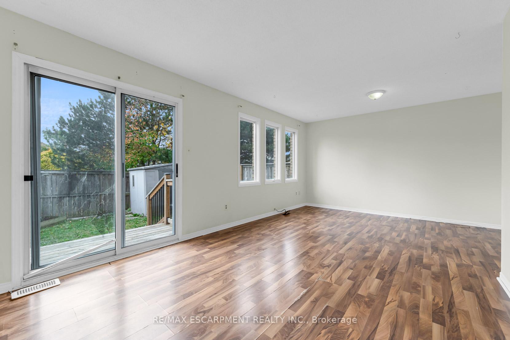 Photo 4 of 67 Summers Drive, Thorold, Confederation Heights — HOMEH