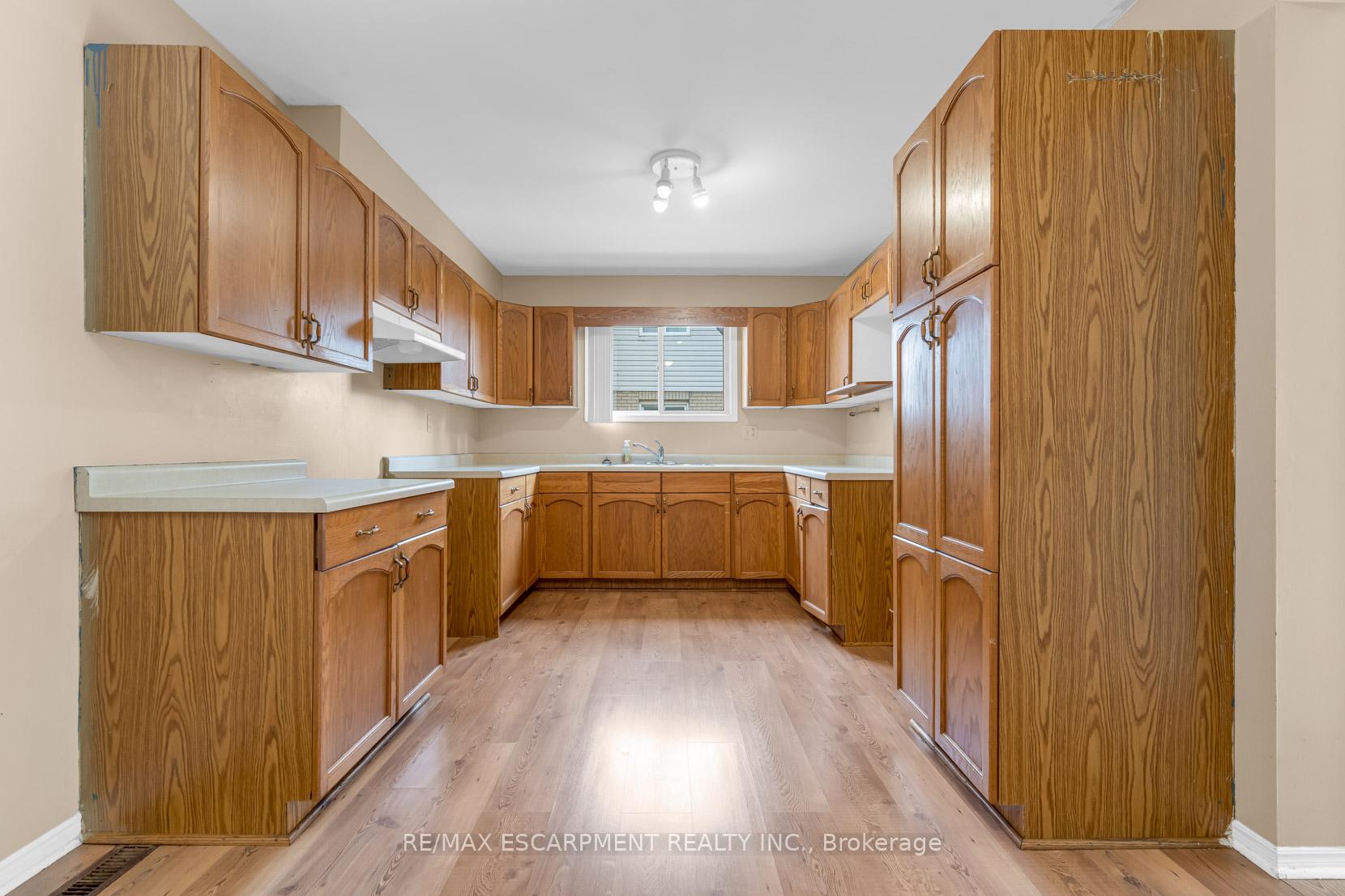Photo 7 of 67 Summers Drive, Thorold, Confederation Heights — HOMEH