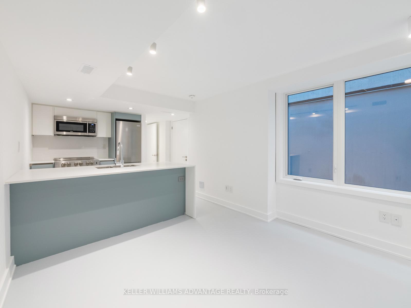 Front of Unit Apt 2, 91 Bellwoods Avenue
