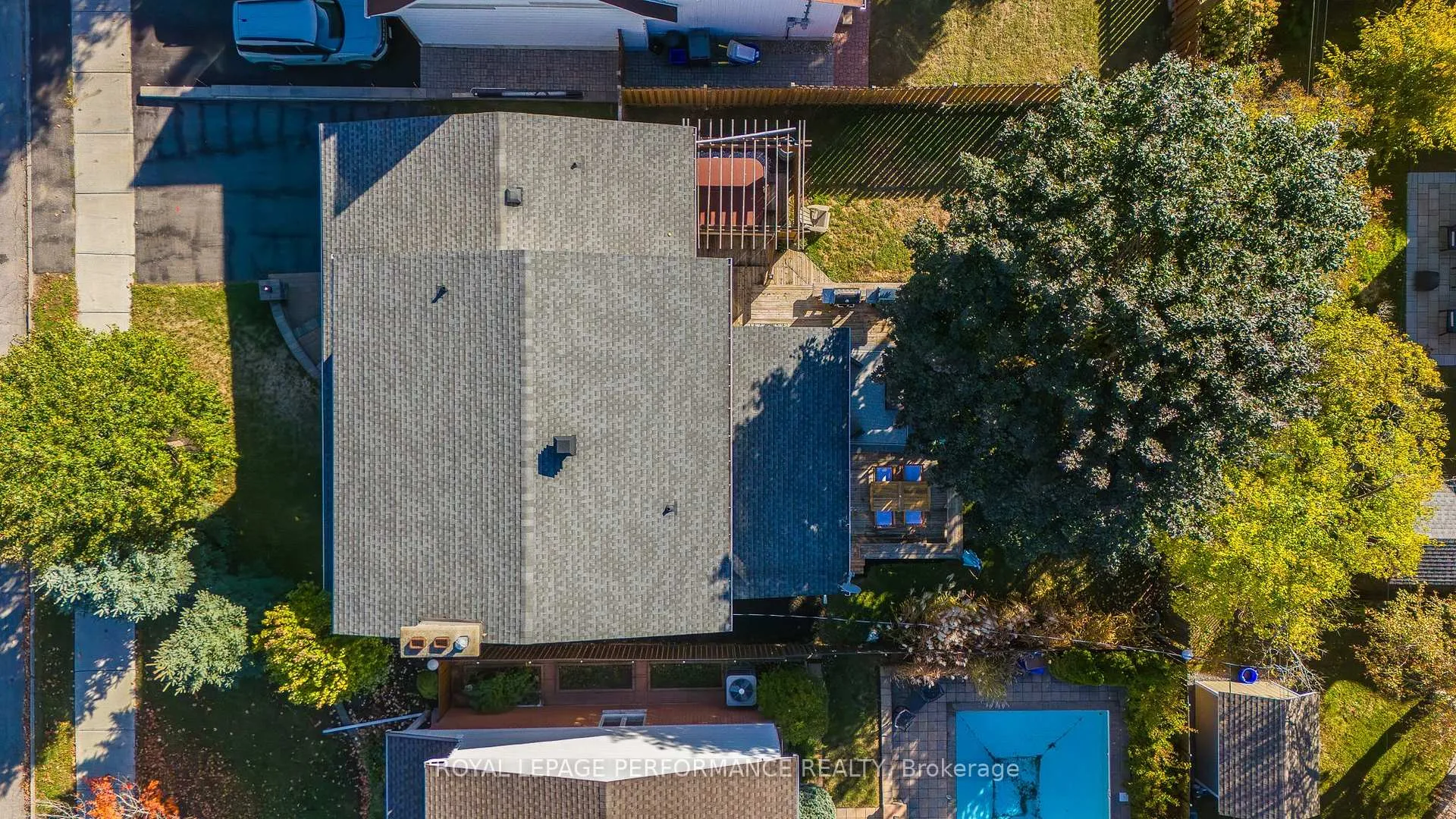 Photo 3 of 3026 Southmore Drive E, Ottawa, Riverside Park South — HOMEH