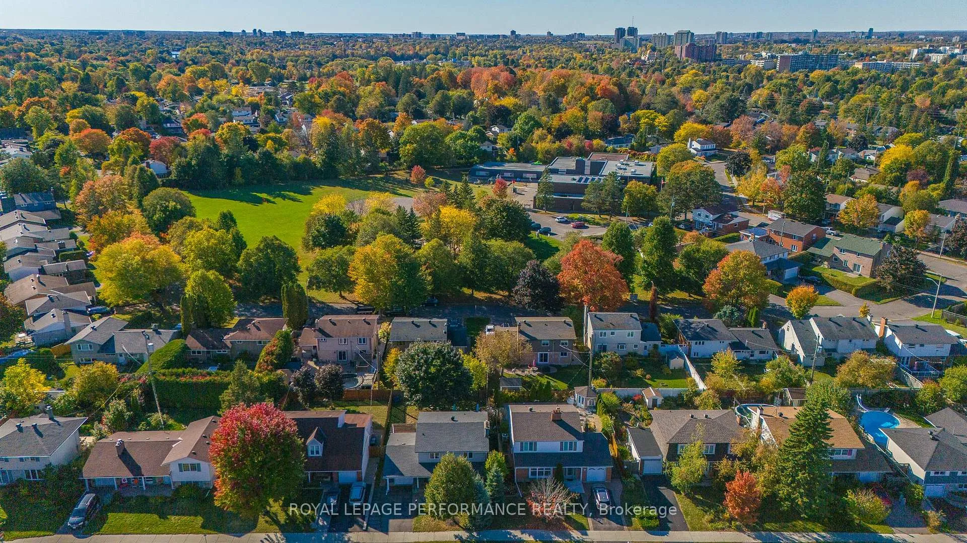 Photo 5 of 3026 Southmore Drive E, Ottawa, Riverside Park South — HOMEH