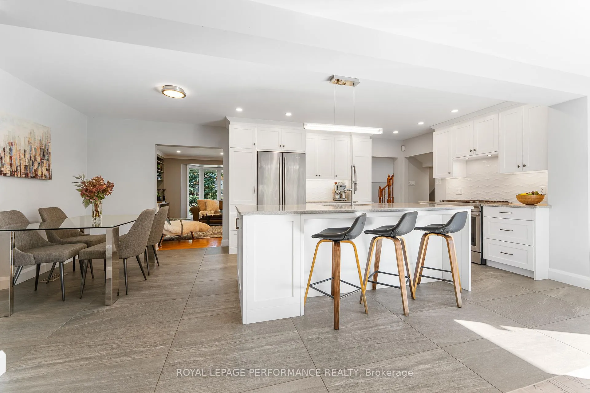 Photo 15 of 3026 Southmore Drive E, Ottawa, Riverside Park South — HOMEH