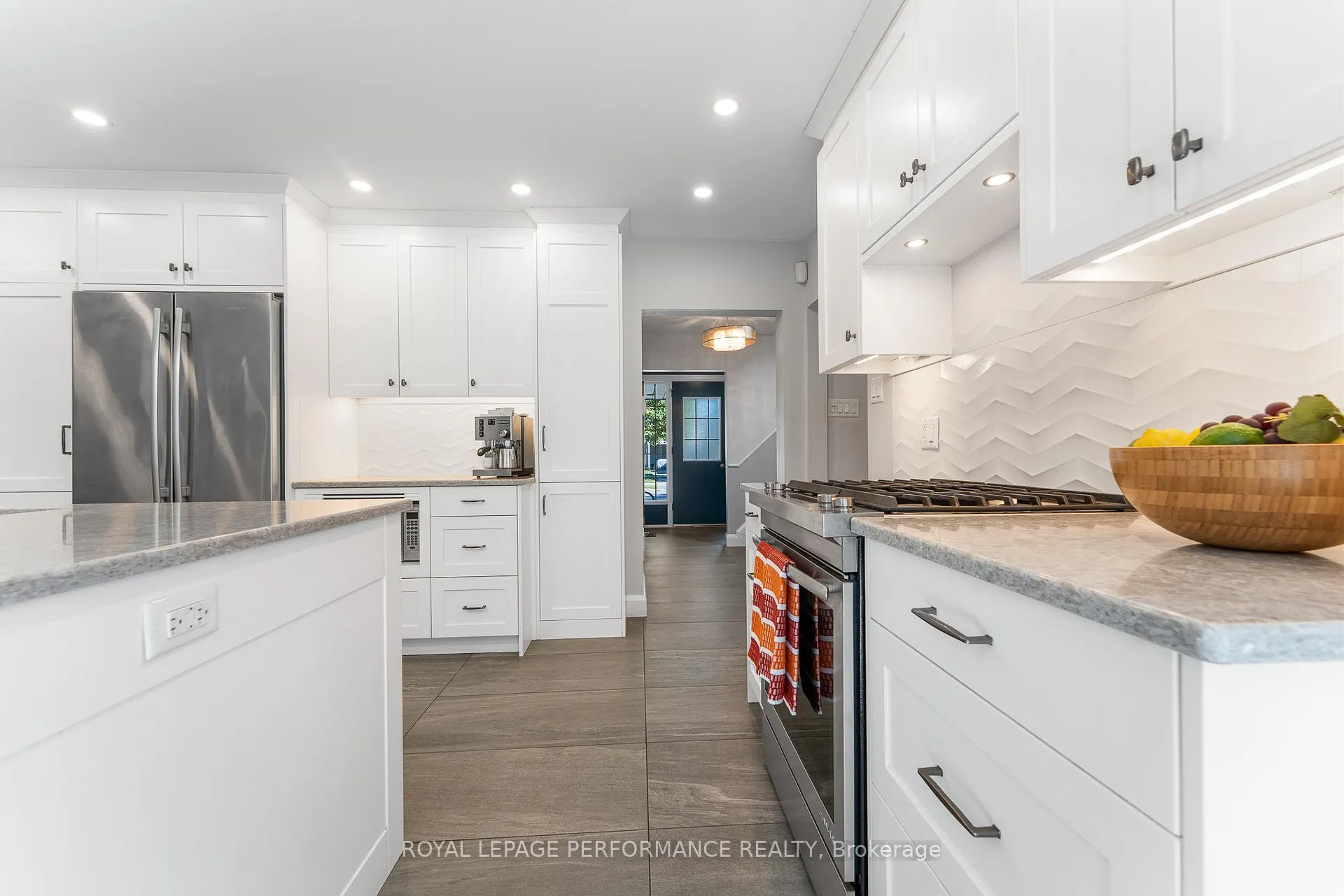 Photo 16 of 3026 Southmore Drive E, Ottawa, Riverside Park South — HOMEH