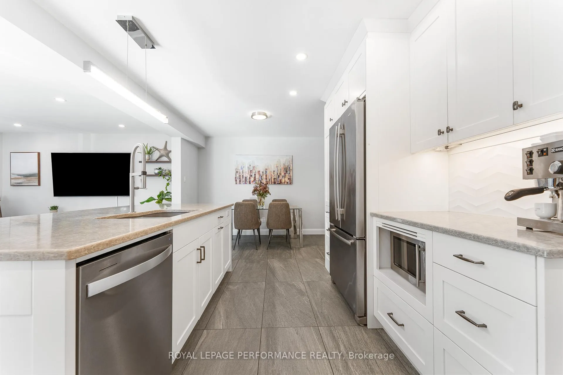 Photo 19 of 3026 Southmore Drive E, Ottawa, Riverside Park South — HOMEH
