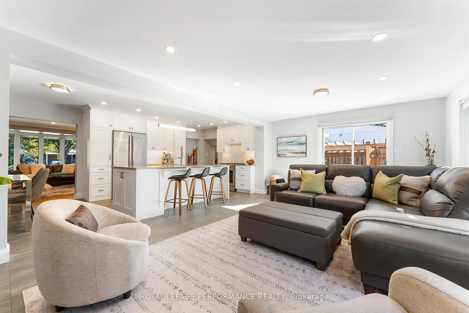 Photo 23 of 3026 Southmore Drive E, Ottawa, Riverside Park South — HOMEH
