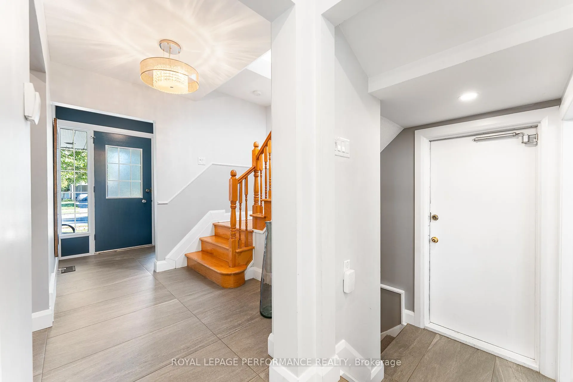 Photo 25 of 3026 Southmore Drive E, Ottawa, Riverside Park South — HOMEH